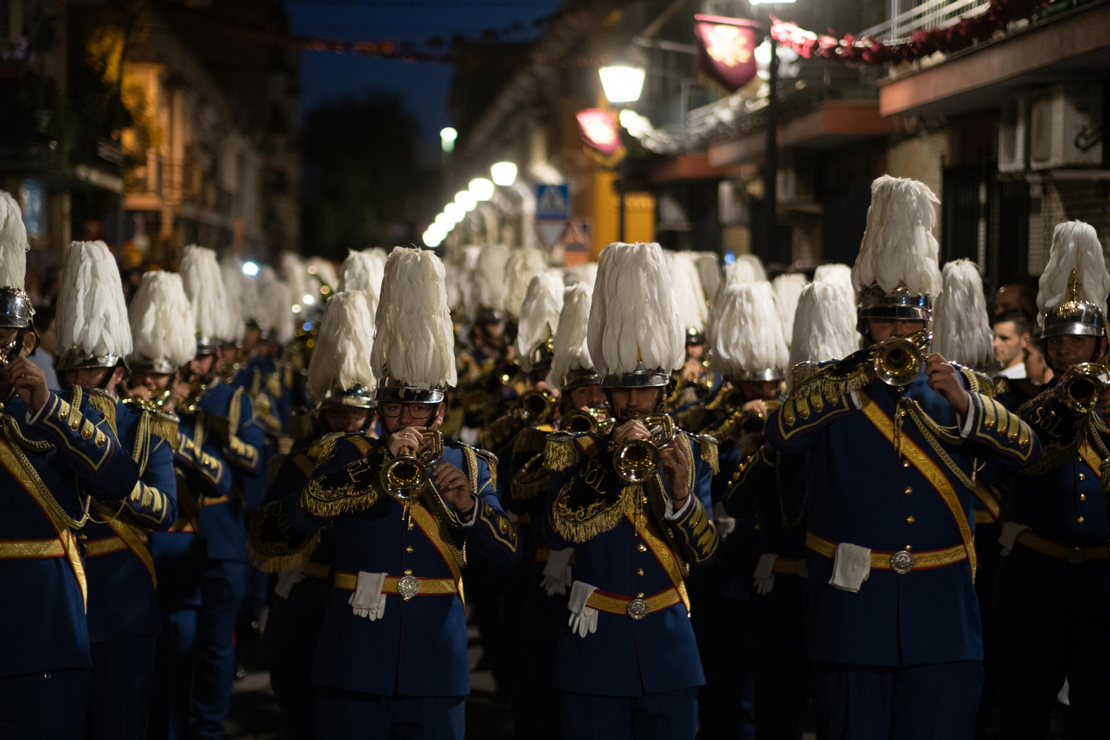 La procesión extraordinaria de la Virgen de los Dolores del Cerro del Águila, en imágenes