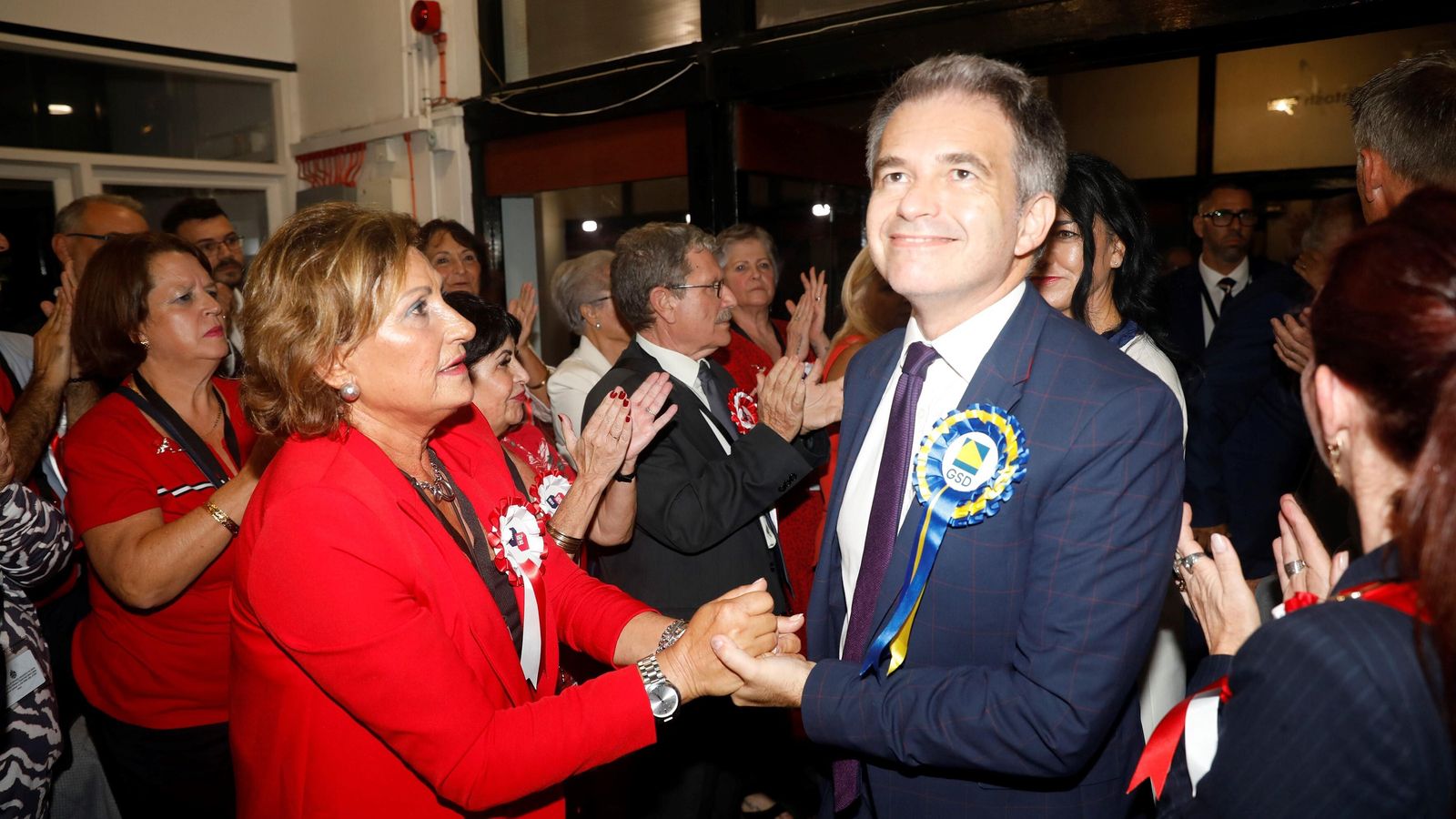 Azopardi, felicitado por los miembros del GSD.