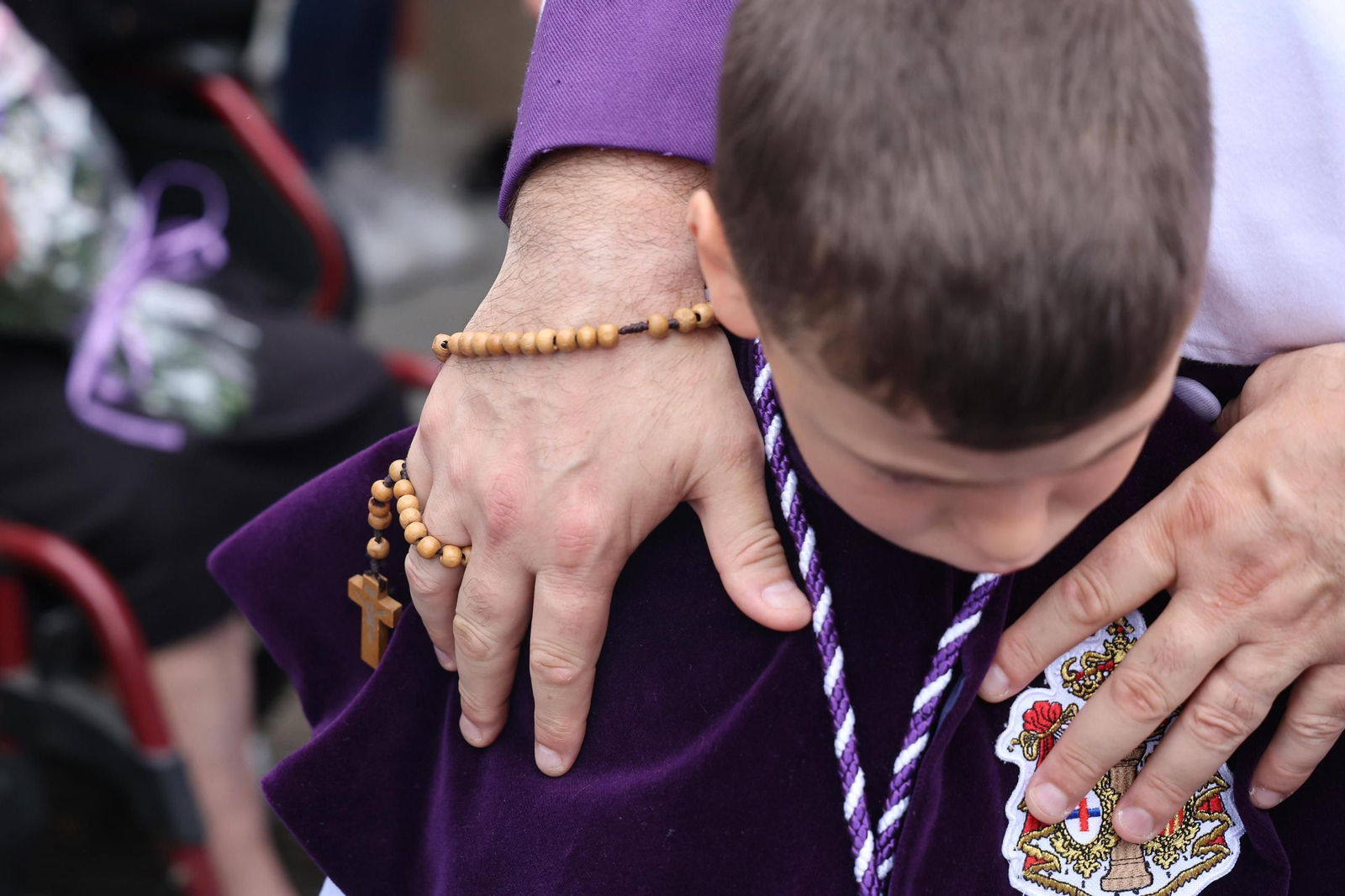 El Calvario se queda sin Lunes Santo en Huelva: imágenes de las lágrimas y el desconsuelo en la hermandad