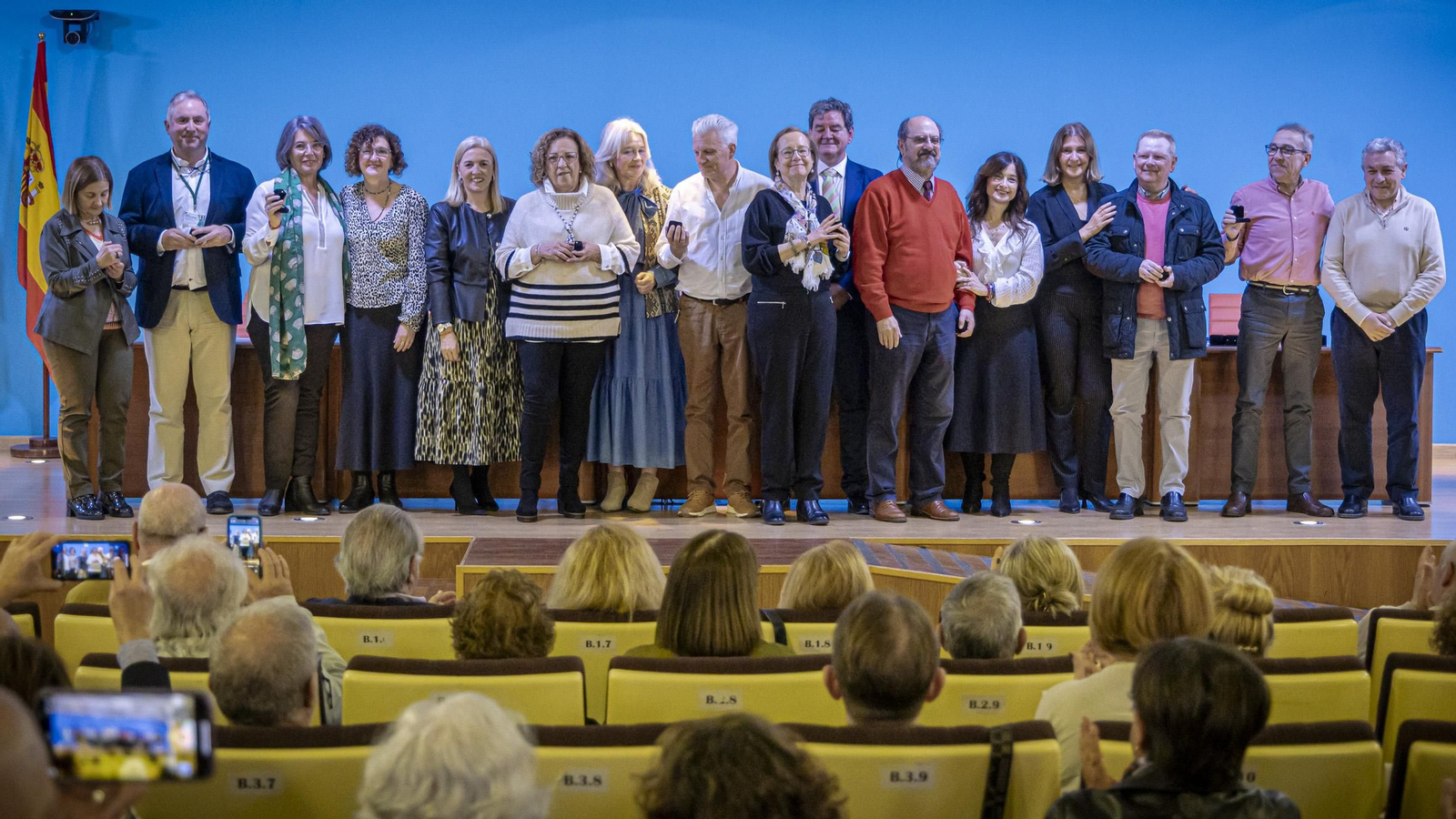 Las imágenes del acto de homenaje al personal sanitario jubilado de los hospitales Puerta del Mar y San Carlos de Cádiz