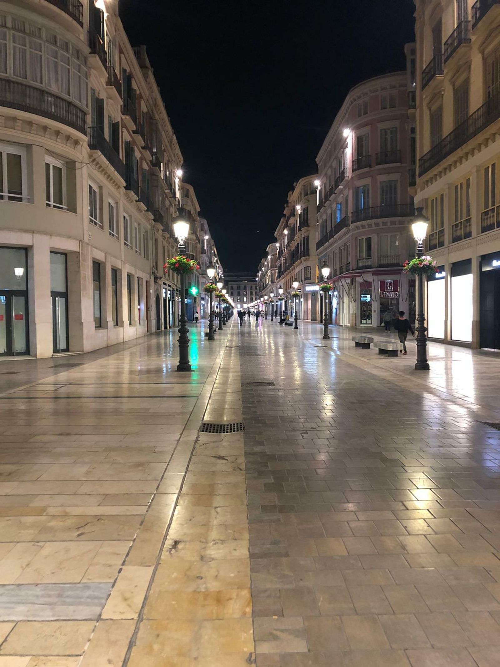 Las fotos de Calle Larios vacía por el coronavirus