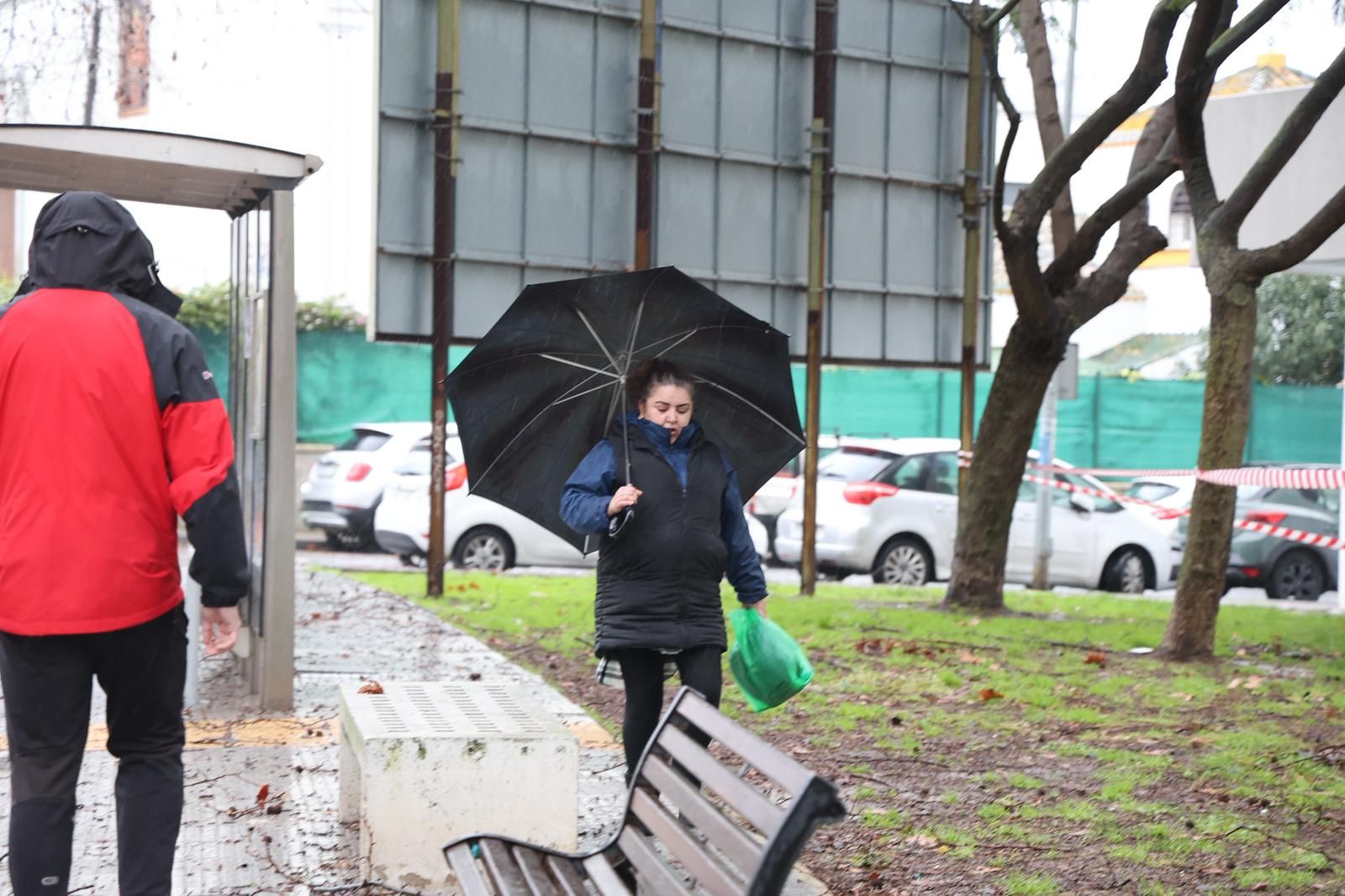 Fotografías de los destrozos de la borrasca Kristin en Huelva este miércoles
