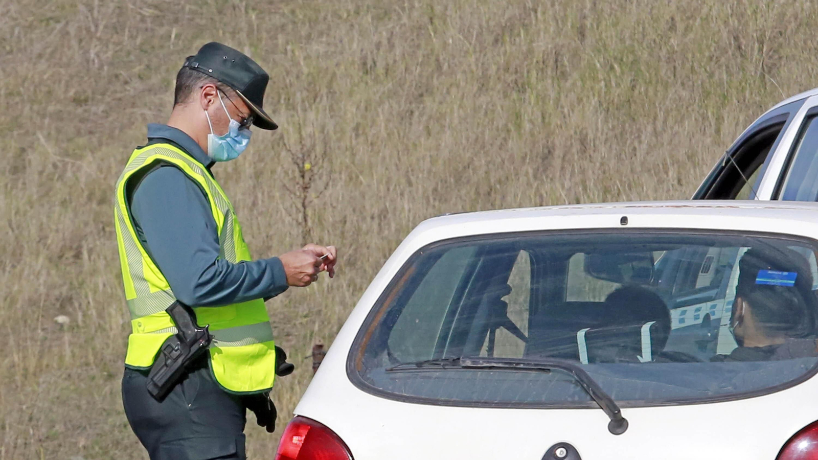 Control de la Guardia Civil en Los Albarizones