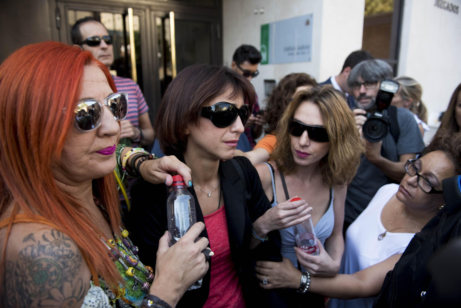 Plataformas feministas creen que hay violencia institucional contra Juana Rivas