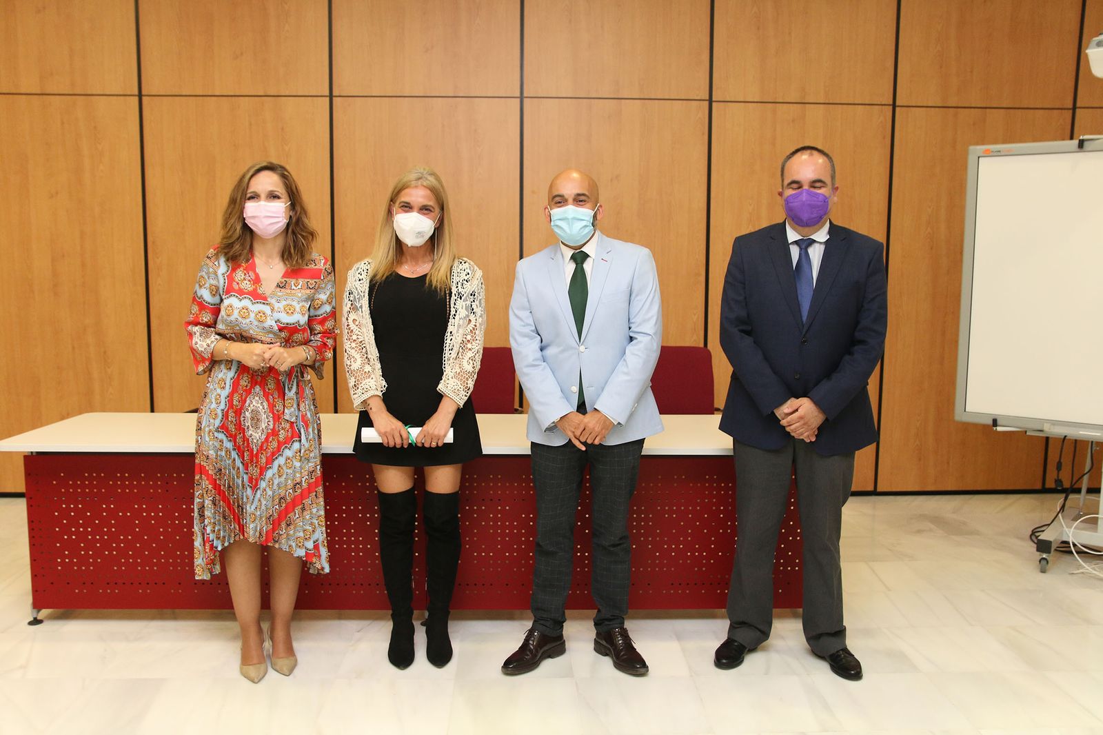 Fotogalería del reconocimiento a los trabajadores de la residencia de la FAAM que se autoconfinaron