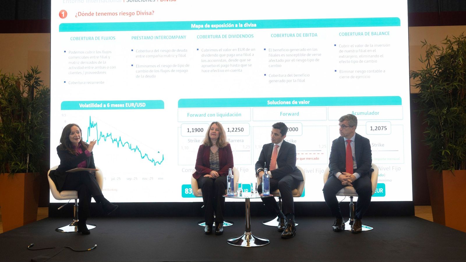 Uno de los momentos de la mesa redonda celebrada durante el foro de mercados.