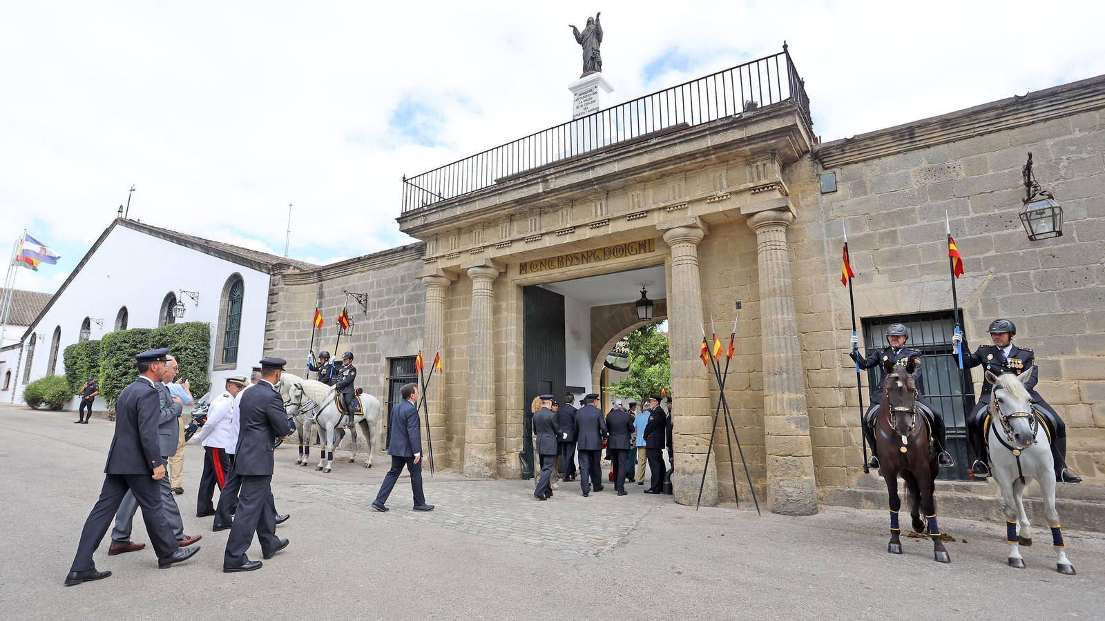 Imágenes del Día de la Policía Nacional en las Bodegas Fundador de Jerez