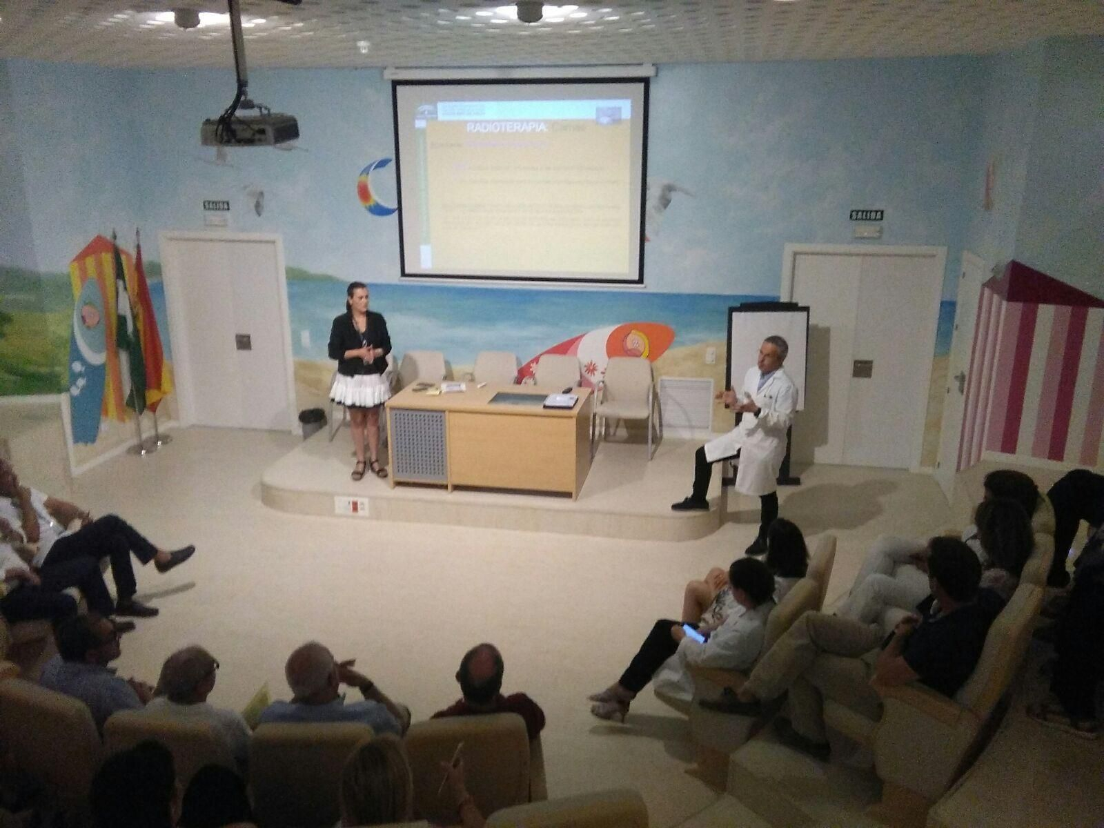 Un momento de la reunión extraordinaria celebrada para analizar la primera semana de funcionamiento de Radioterapia. Un momento de la reunión extraordinaria celebrada para analizar la primera semana de funcionamiento de Radioterapia.