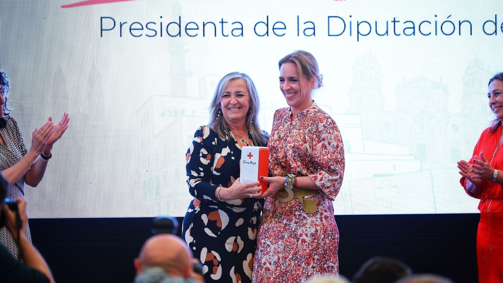 La presidenta de la Diputación y Carmen de Lara.