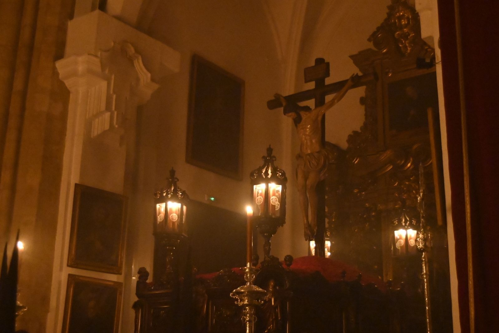 Las mejores imágenes de la hermandad de la Buena Muerte en la Madrugada de Córdoba