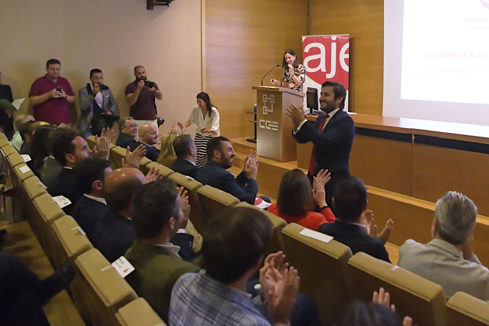 Las mejores imágenes de la elección de Félix Almagro como nuevo presidente de los jóvenes empresarios andaluces