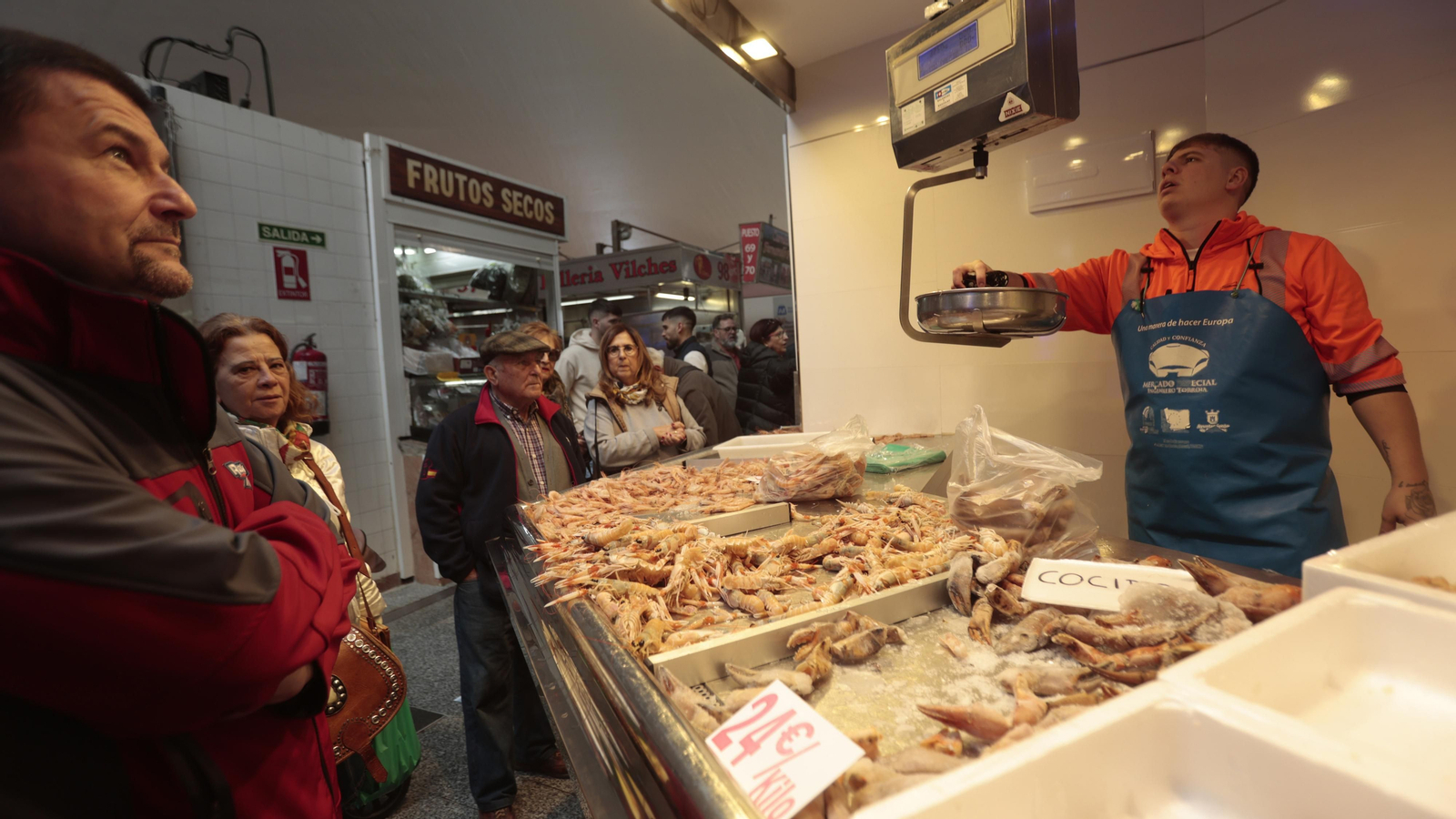 Las fotos del mercado de abastos de Algeciras un día antes de Nochebuena