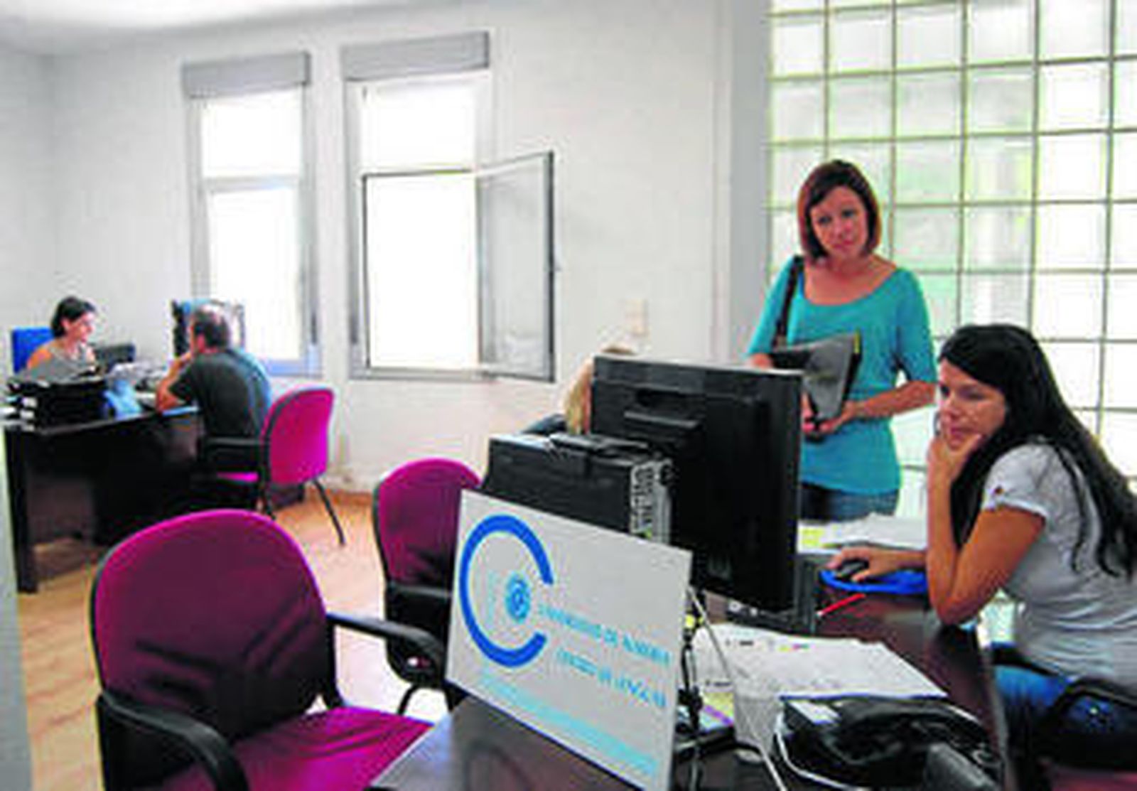 Personal en el Centro de Lenguas Modernas de la Universidad.