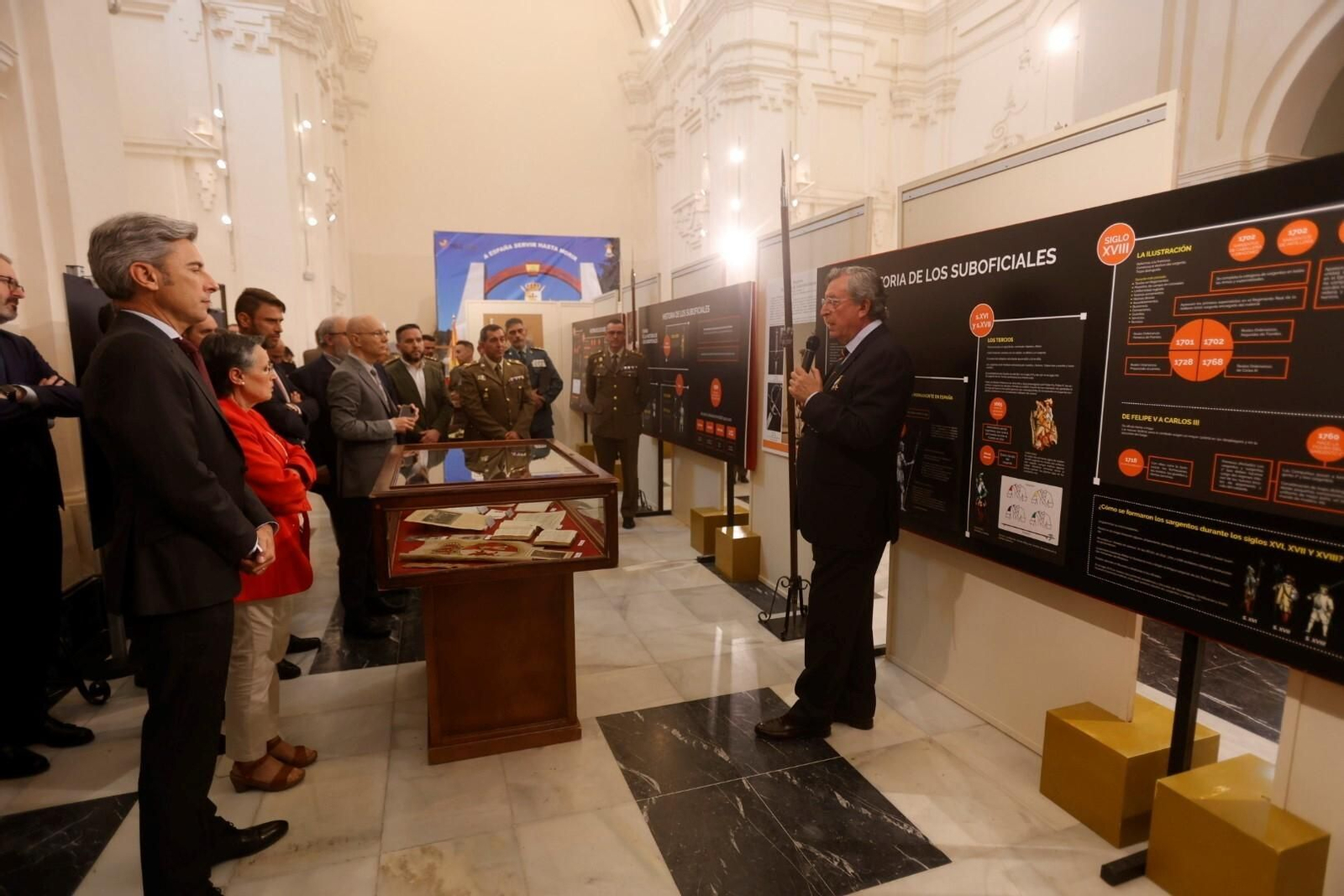 La exposición en Córdoba sobre los suboficiales en la historia militar de España, en imágenes