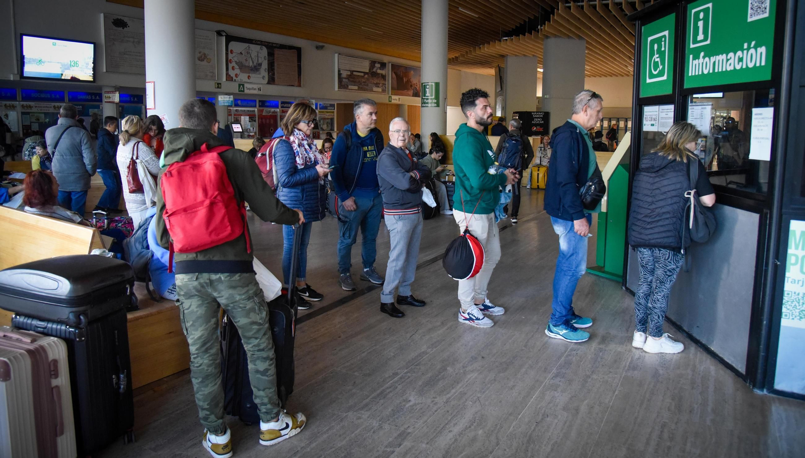 Protesta de Tussam por la huelga nacional de transporte público