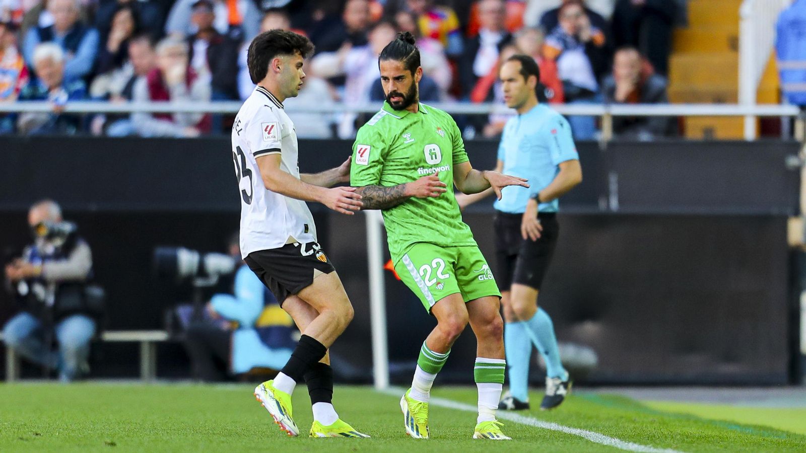 Isco en el partido en Mestalla la pasada temporada