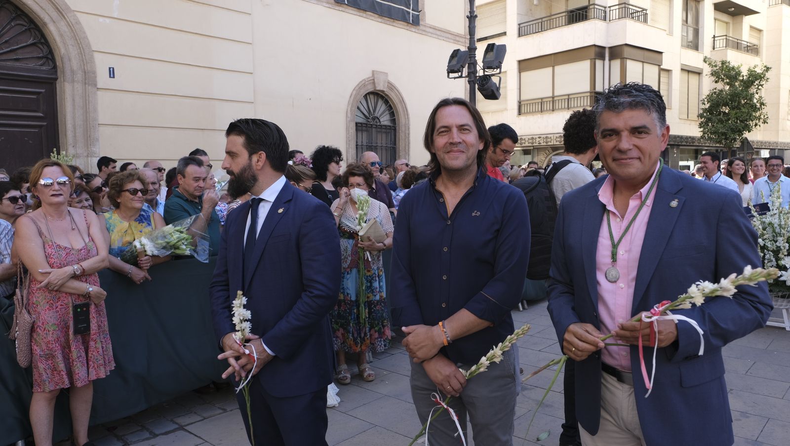 Imágenes de la ofrenda floral a la Virgen del Mar. Feria de Almería 2022