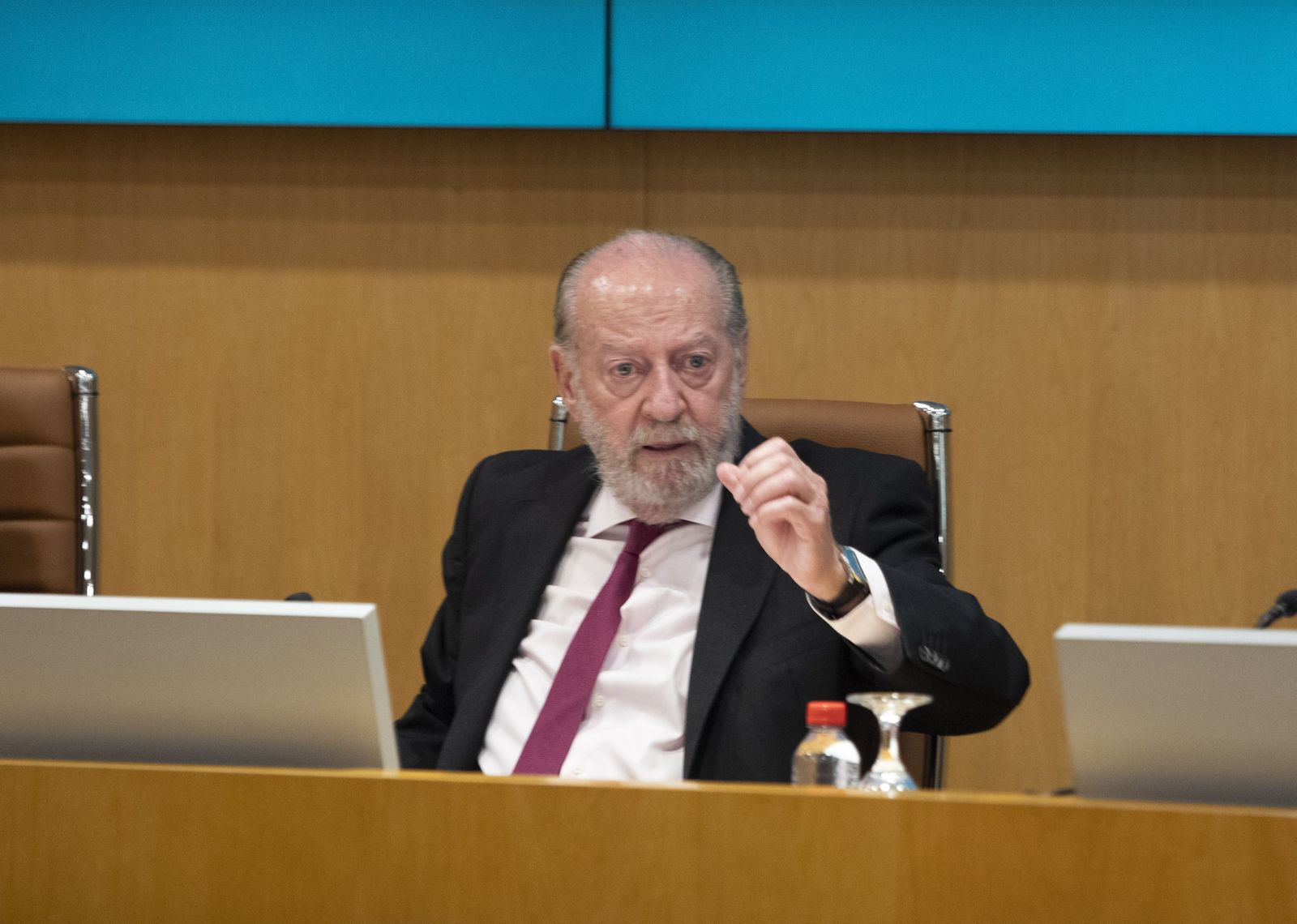 Fernando Rodríguez Villalobos en su último pleno al frente de Diputación.