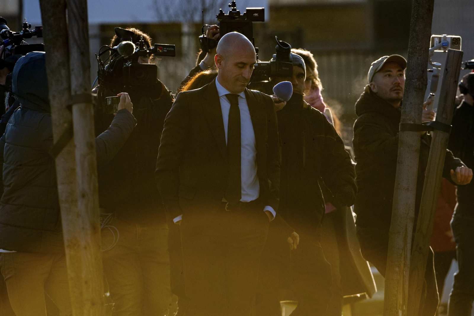 Las fotos del día de la declaración de Rubiales en el juicio