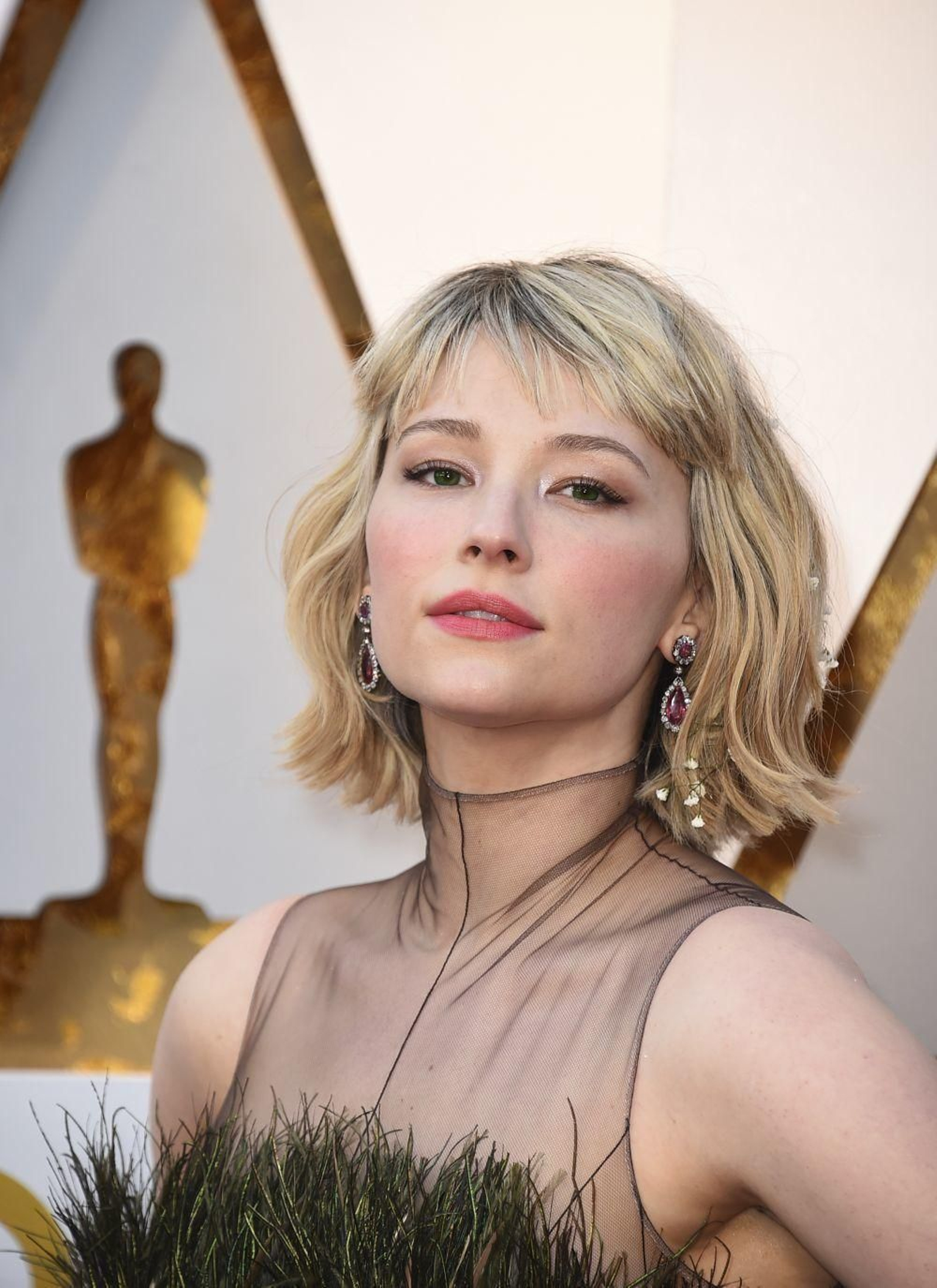 Jared Haley Bennett con un corte de pelo blunt bob desfilado.