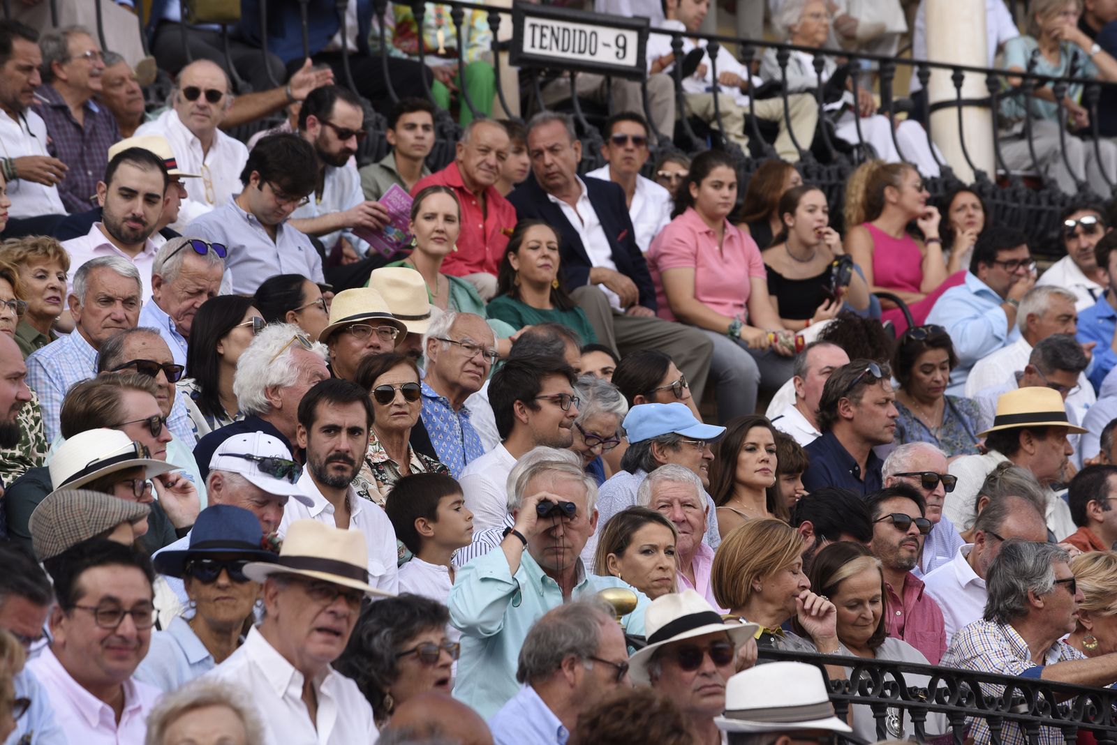 Búscate en la tercera corrida de toros de la Feria de San Miguel de Sevilla