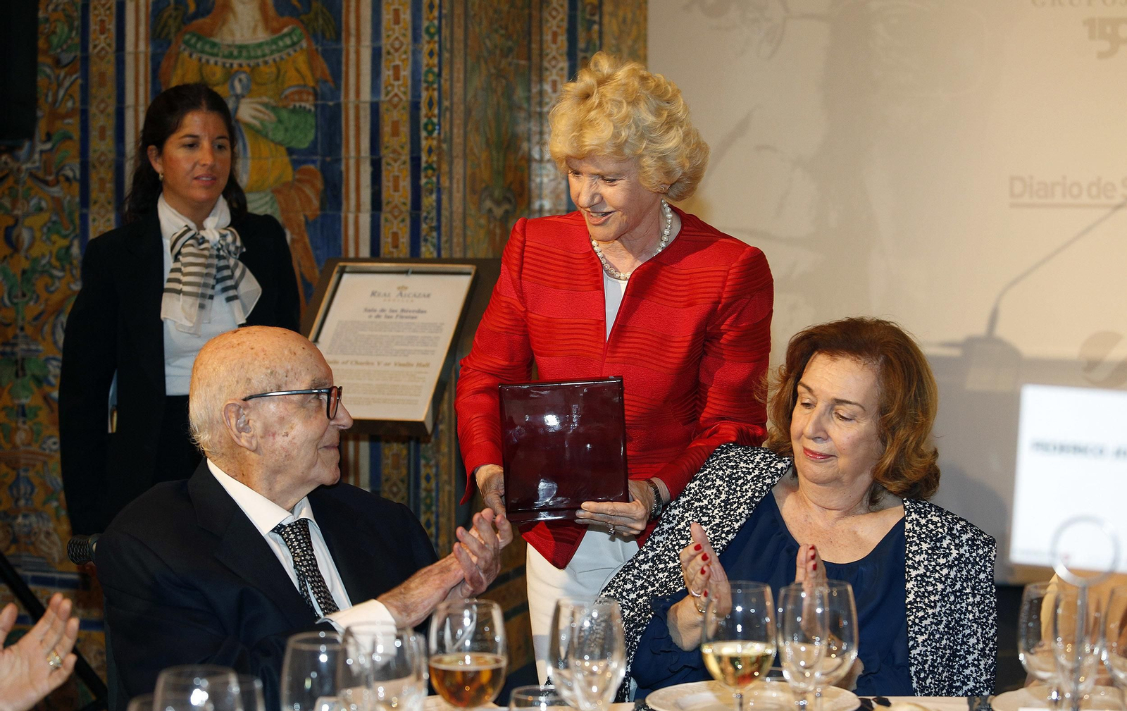 La entrega del VIl Premio Manuel Clavero a Soledad Becerril, en imágenes
