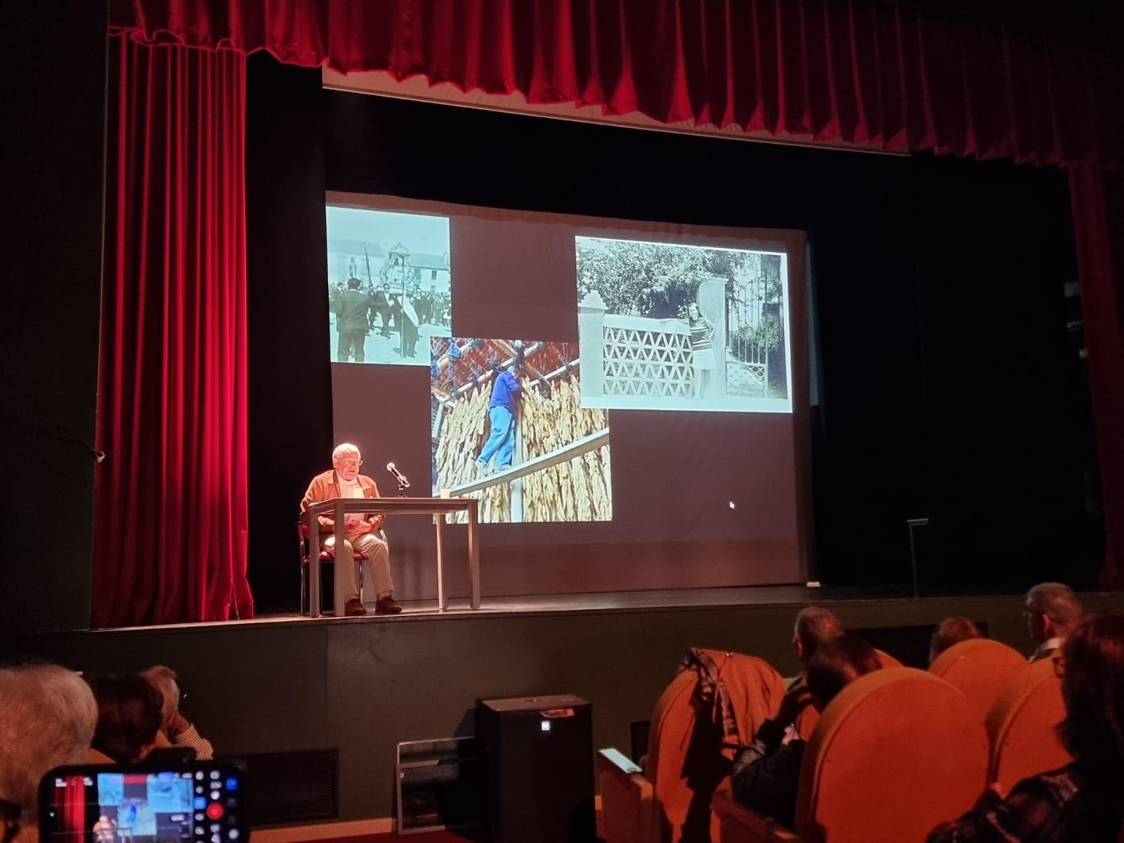 Imagen de la presentación del libro que recoge los motes Imagen de la presentación del libro que recoge los motes