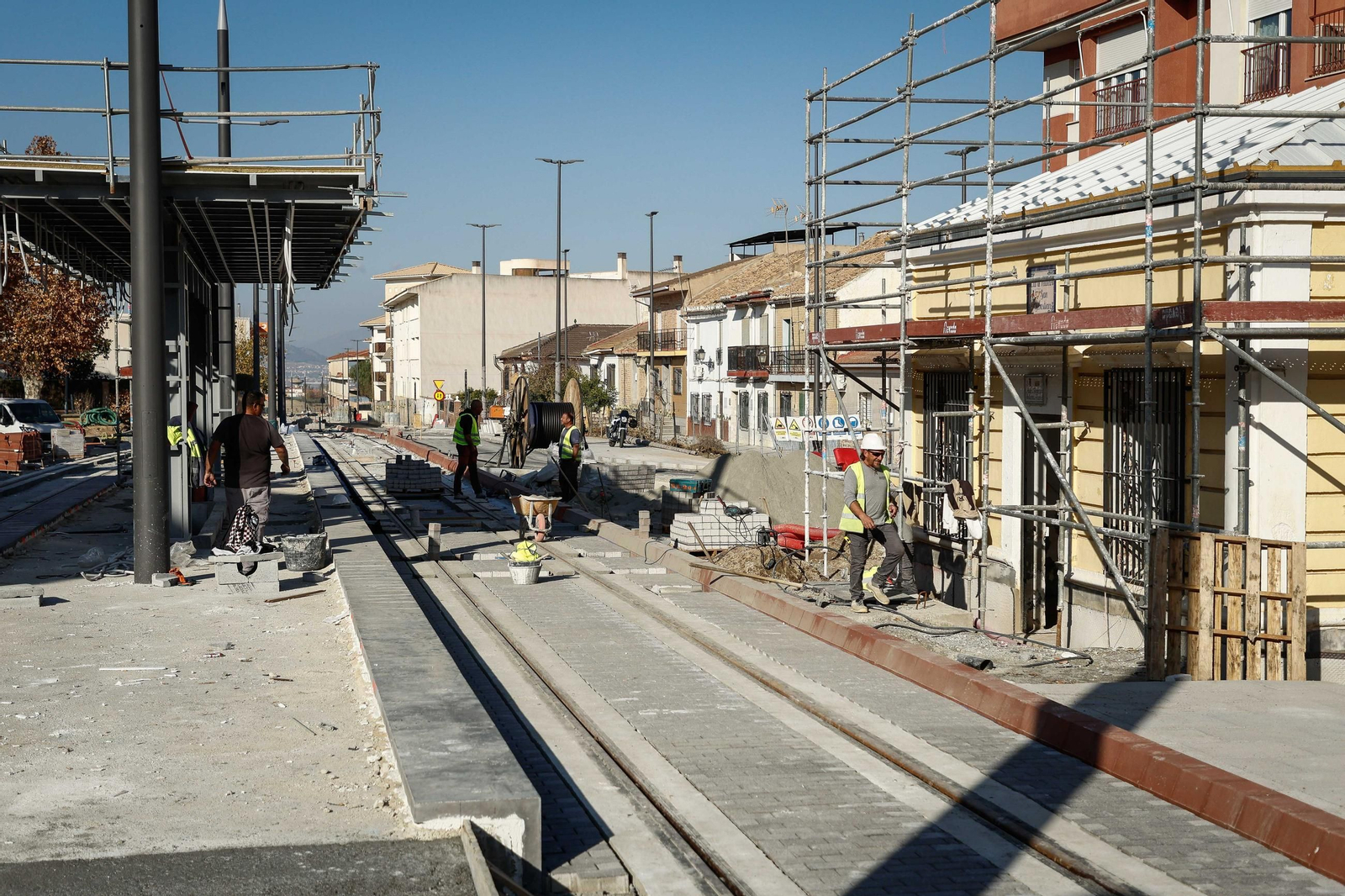 Final del trazado de la ampliación en la Plaza de la Estación de Las Gabias