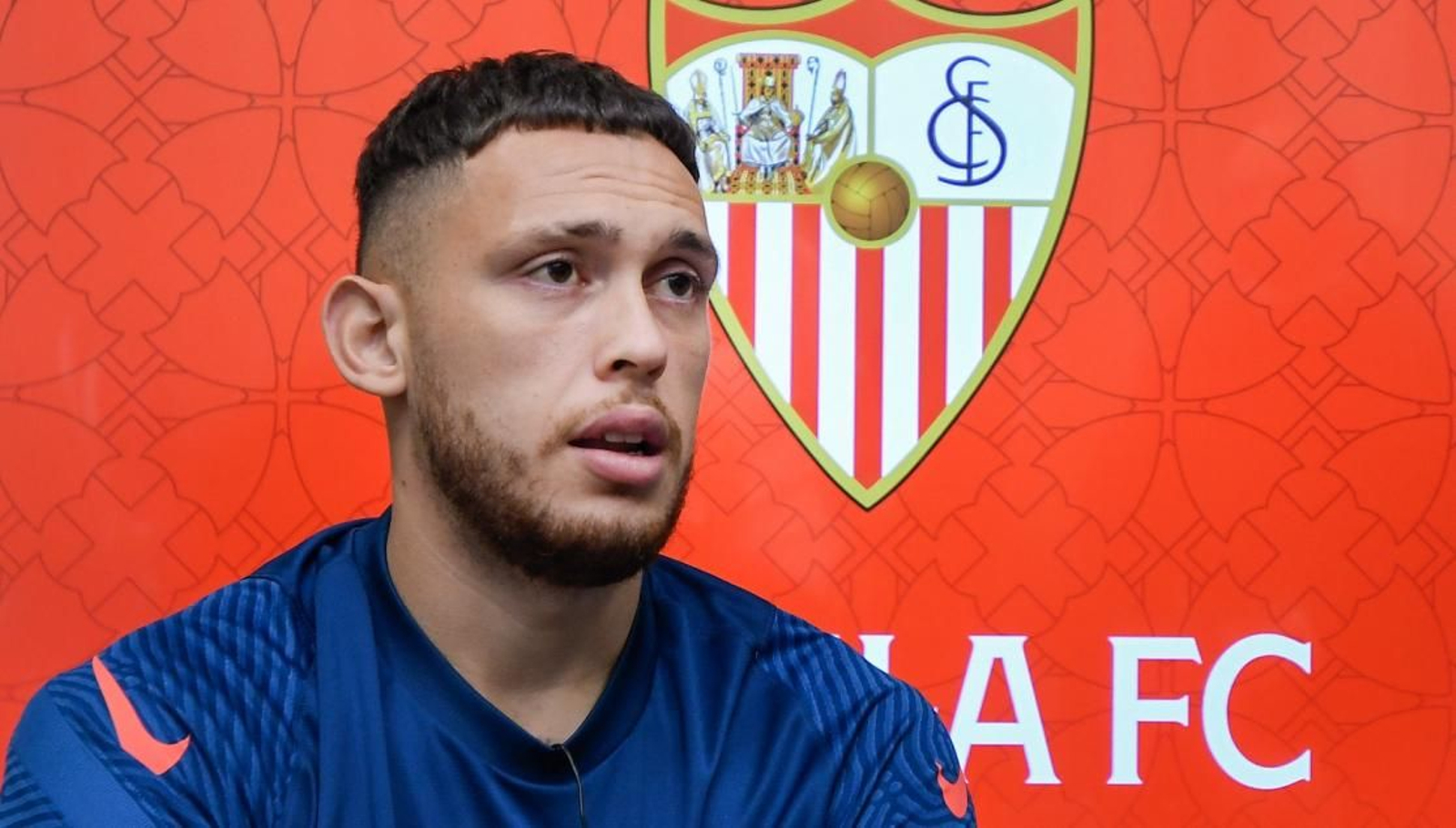 Ocampos atiende a los medios del club desde el hotel de concentración en Krasnodar.