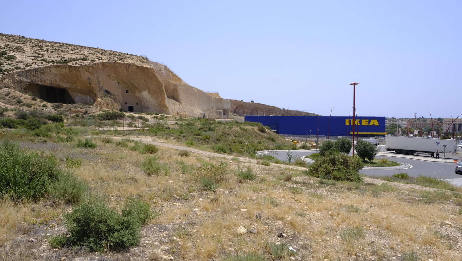 Terrenos aledaños a IKEA Almería.