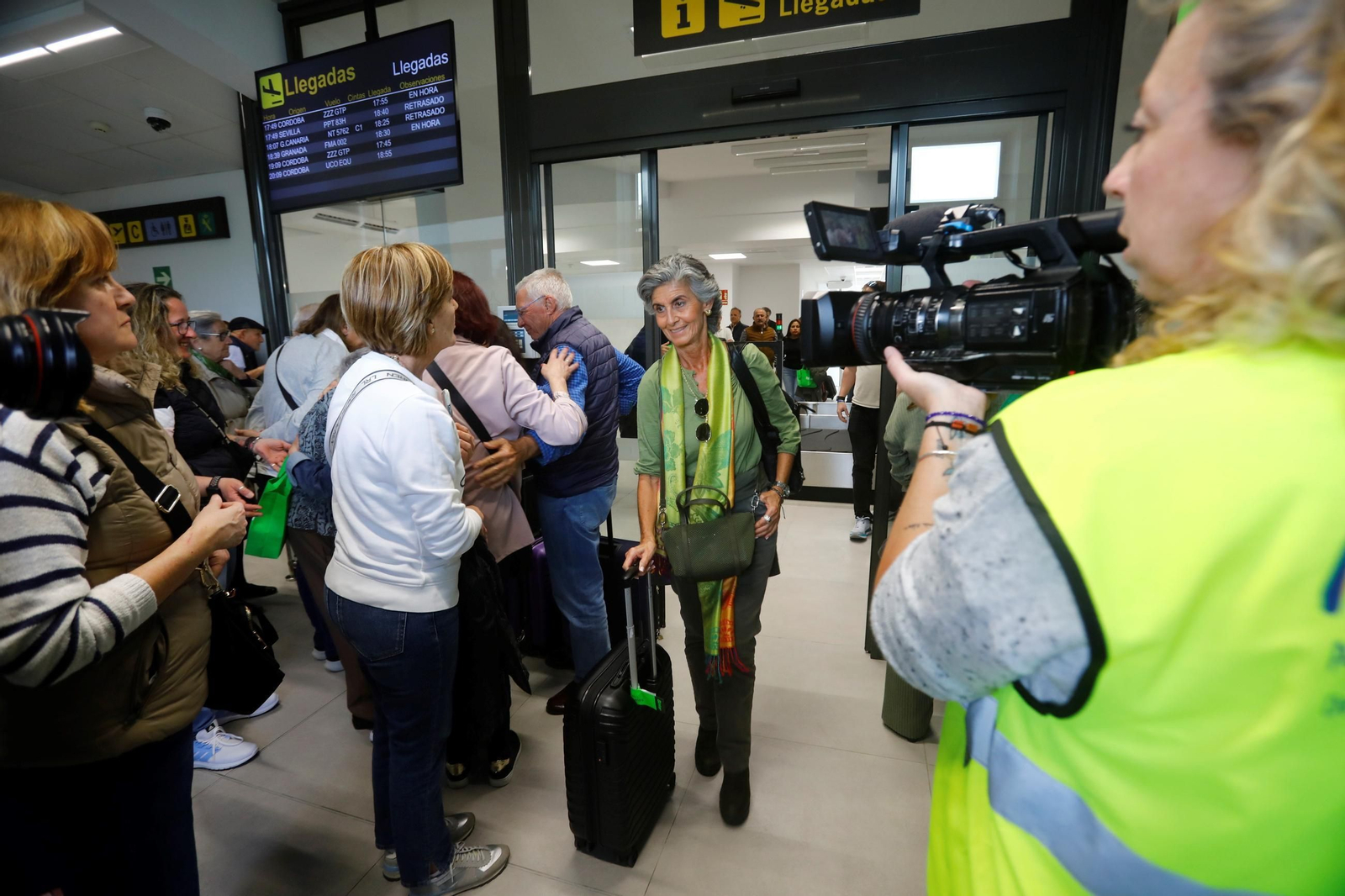 El aeropuerto de Córdoba recibe el primer vuelo de Binter desde Canarias, en imágenes