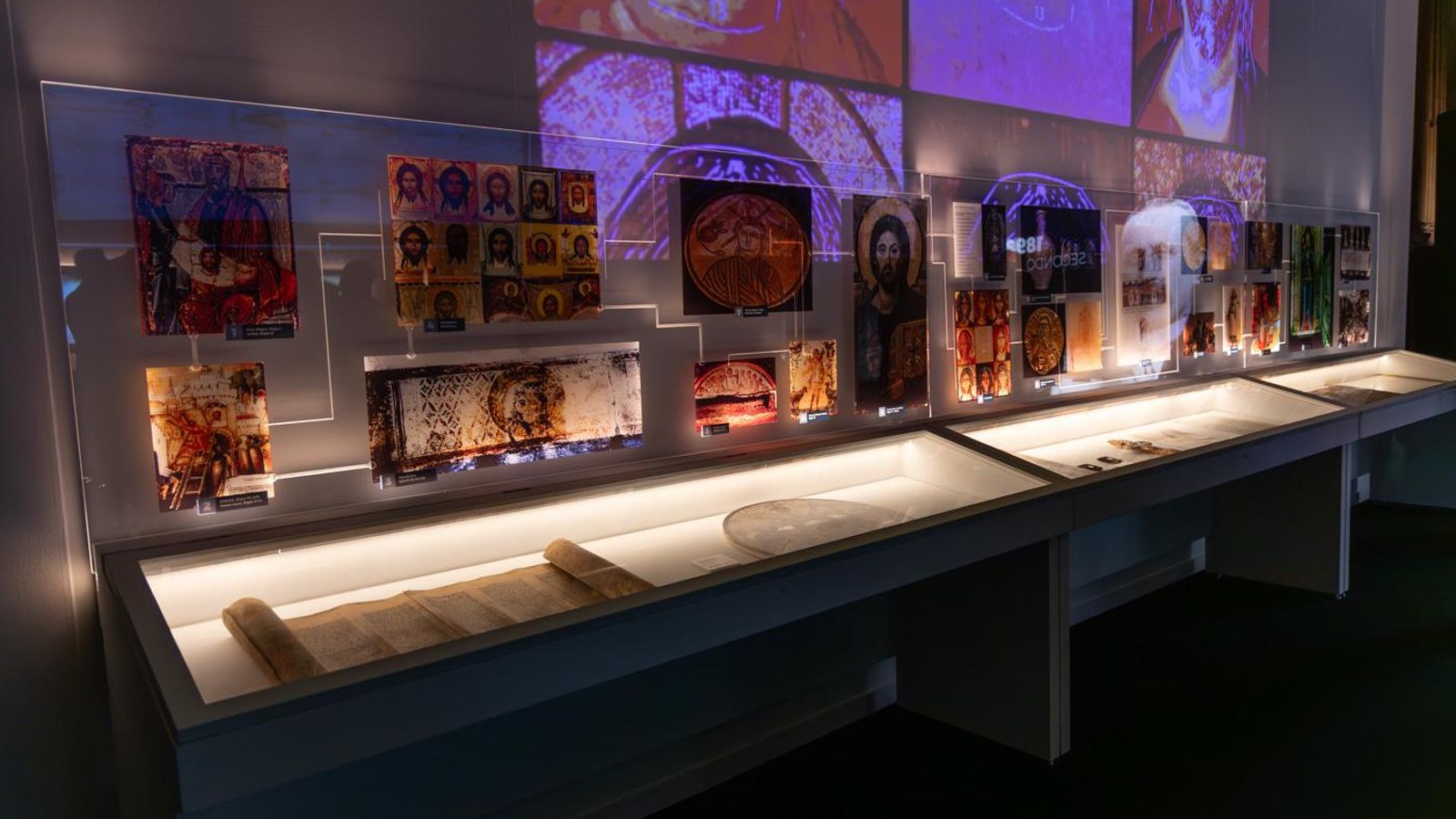 Inauguración de la exposición 'The Mistery Man'