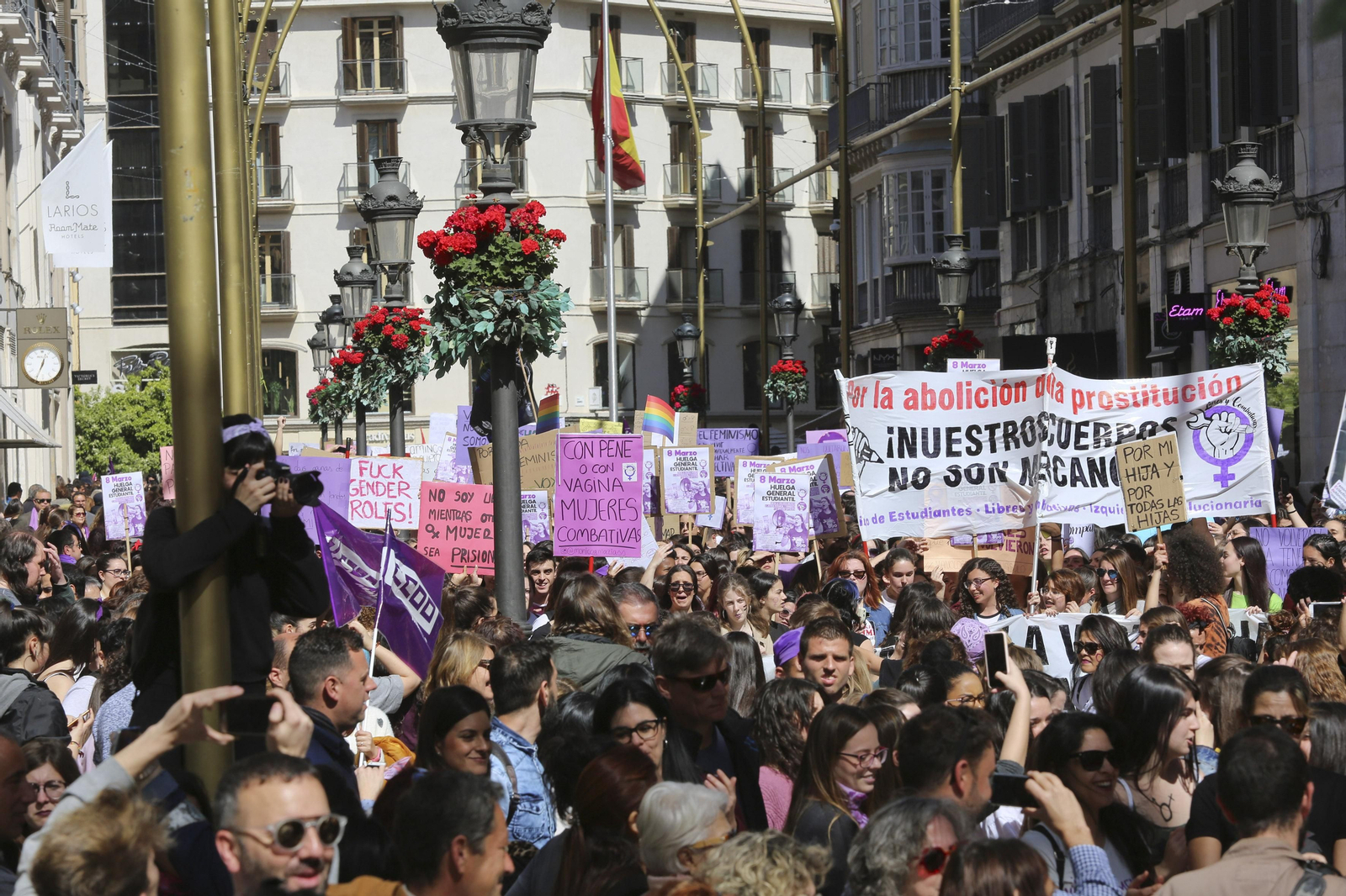 8M Día de la Mujer. Concentración en la Plaza de la Constitución