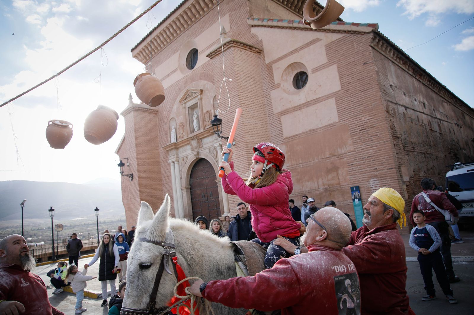 Las mejores imágenes del cierre de fiestas en Fiñana con "Las Ollas"