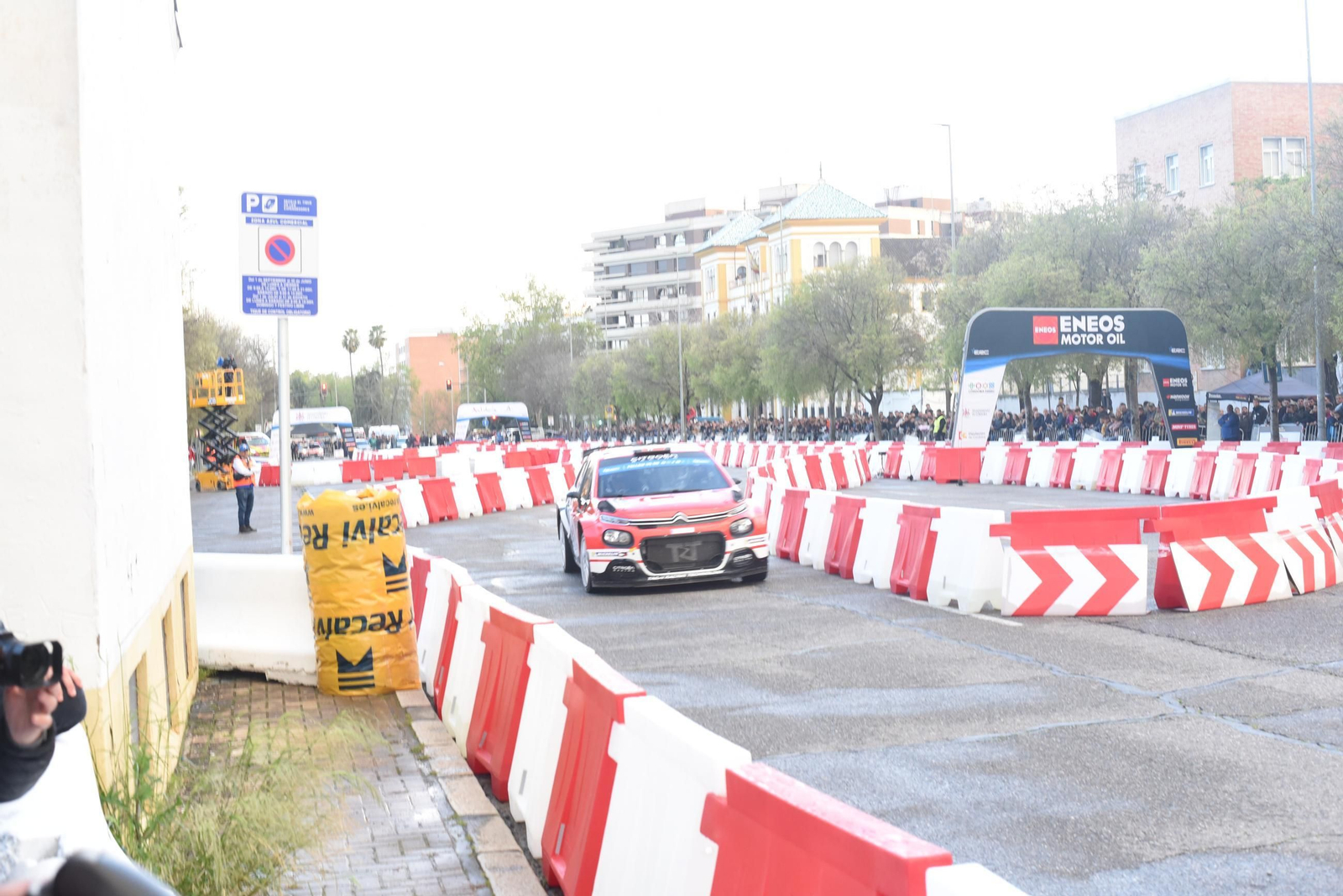 Las mejores fotos del espectacular tramo urbano del Rallye Sierra Morena 2025