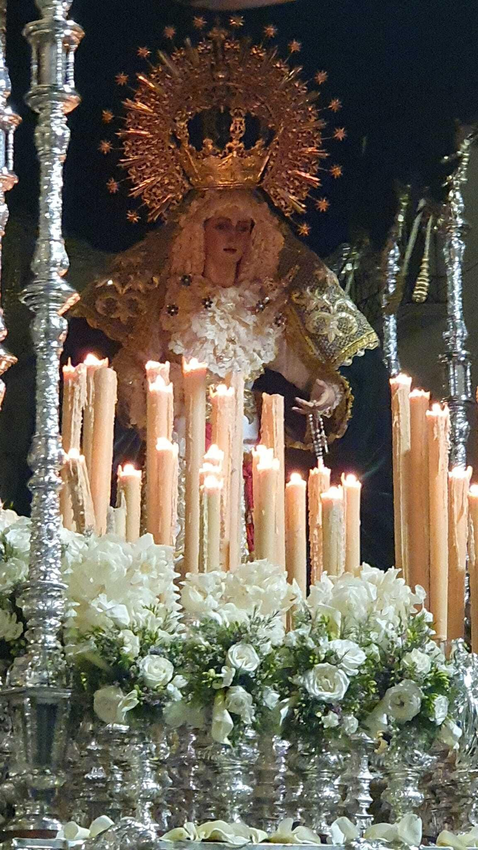 Cuevas cuenta con imágenes de enorme belleza.