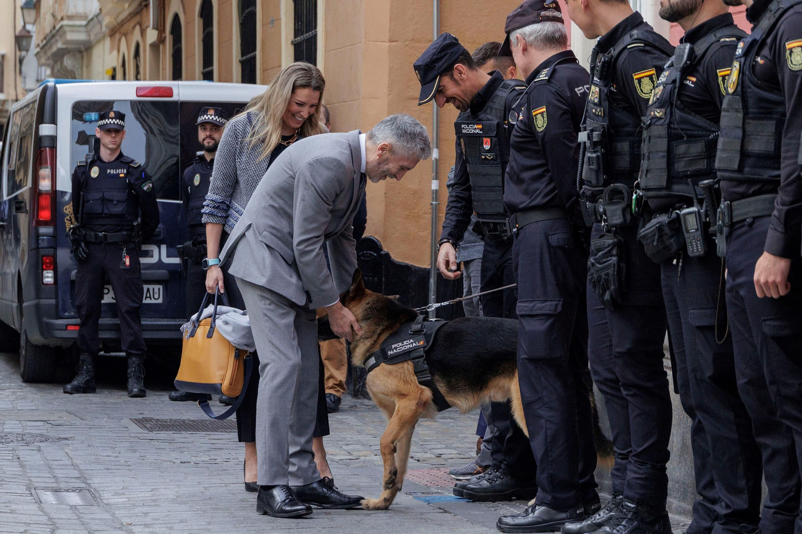 Las imágenes de la entrega de condecoraciones civiles en Cádiz.