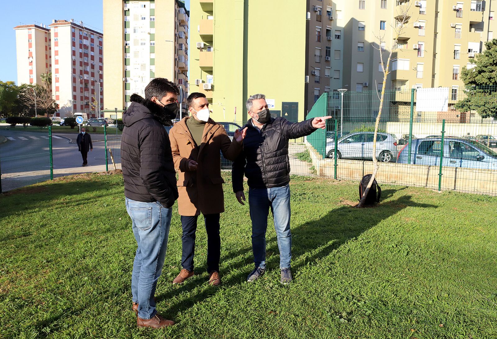Los delegados José Antonio Díaz y Rubén Pérez, en el parque Kiwi.