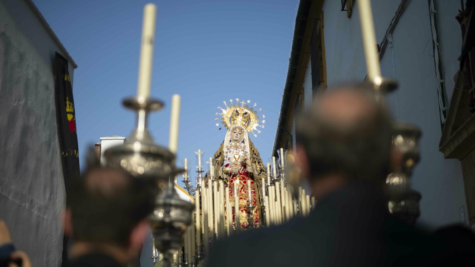 La Virgen de los Dolores, a su salida de la plaza de Capuchinos.