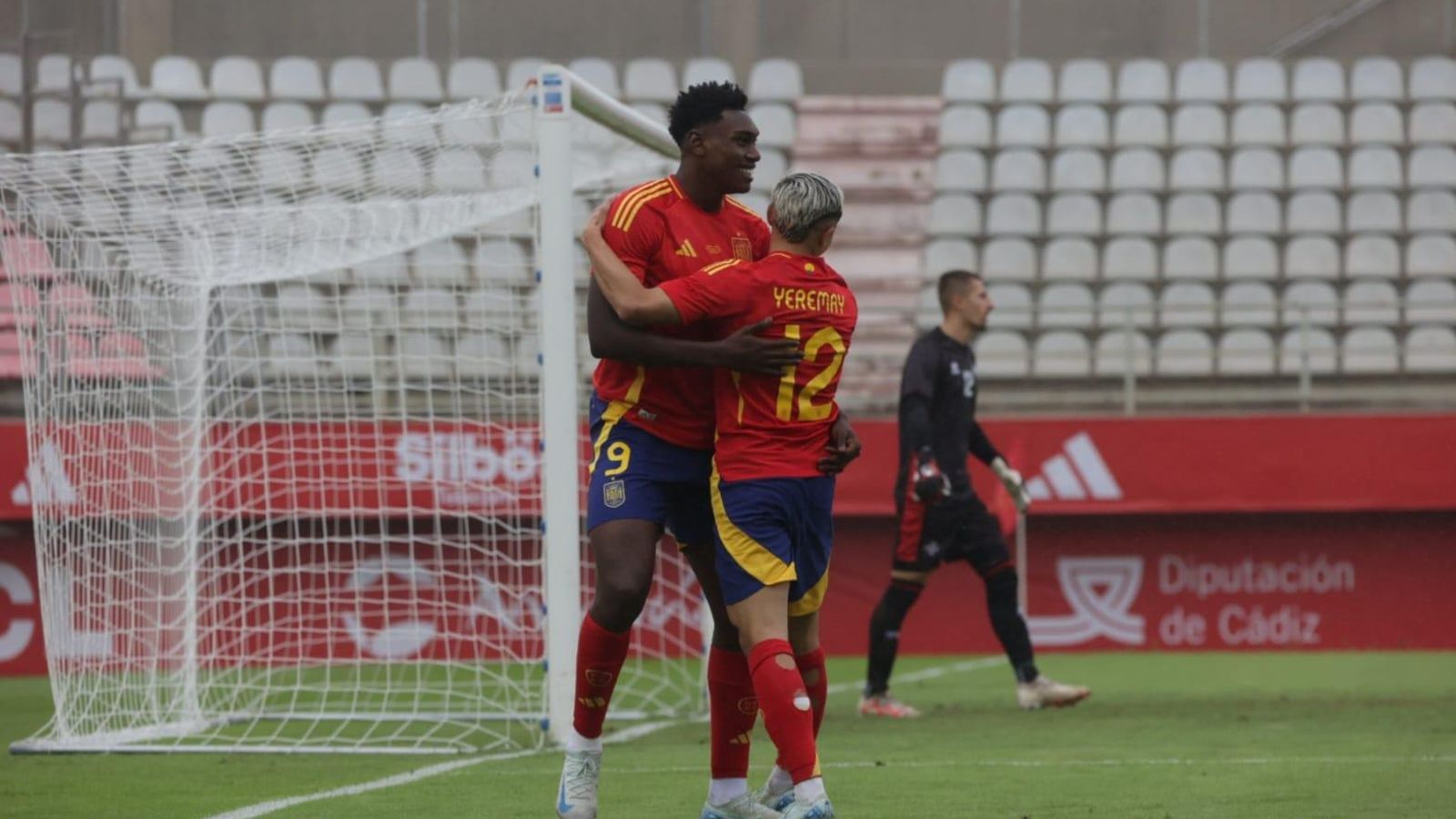 Roberto, debut y gol con España sub 21