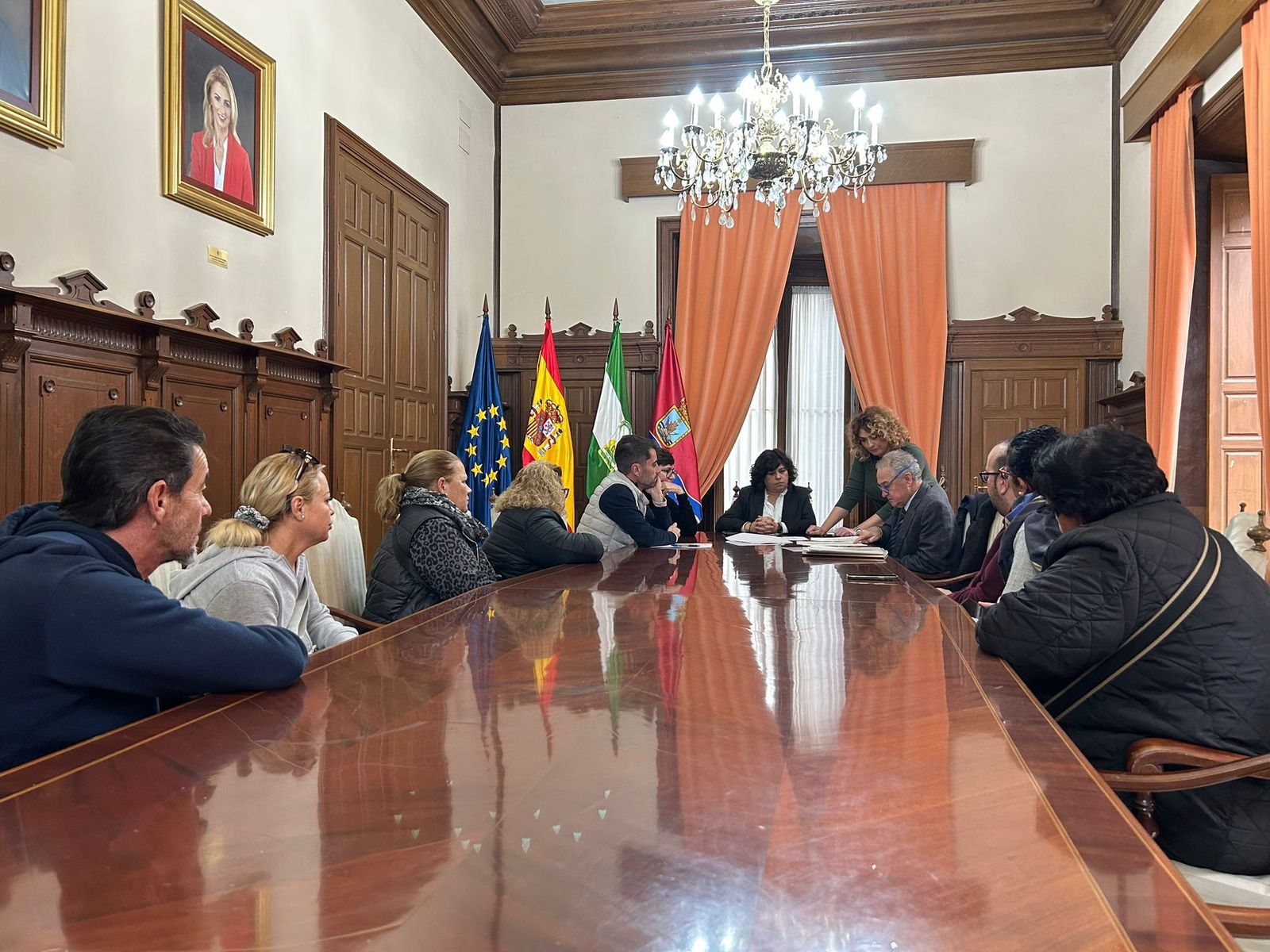 Entrega de las escrituras de las viviendas en la barriada El Palomar.