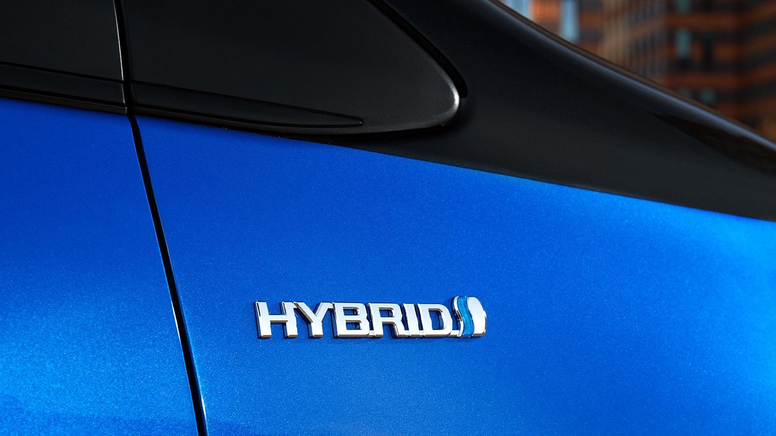 Las ventas de coches híbridos aún son muy escasas.