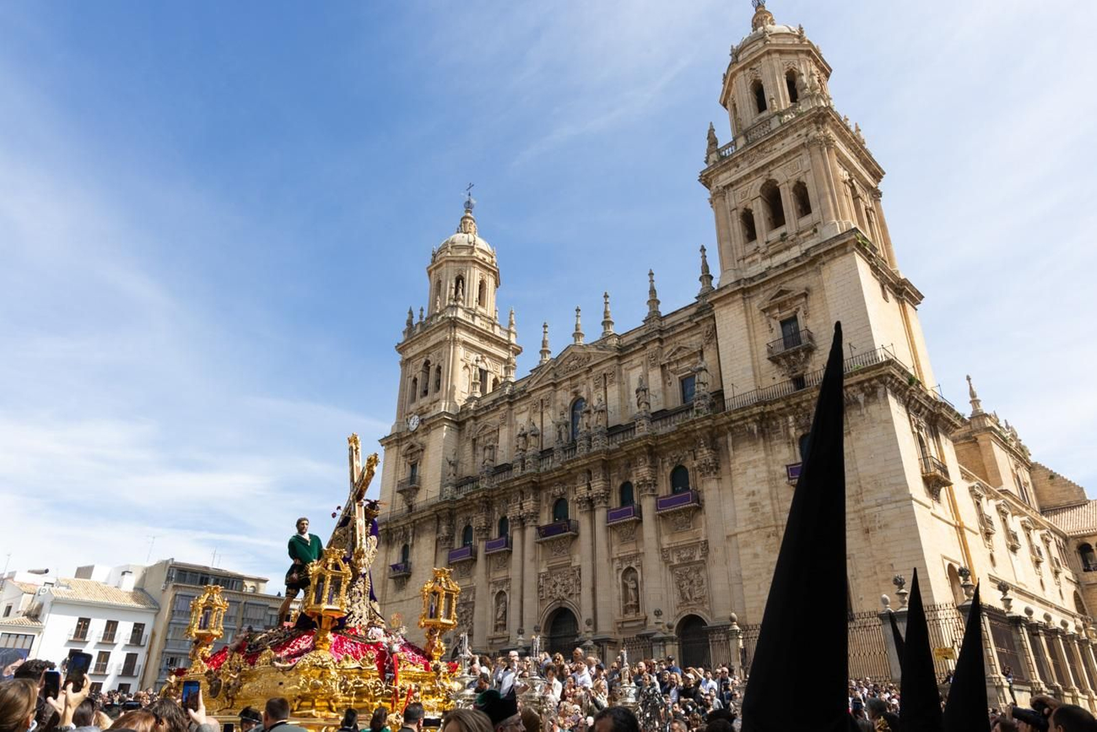 Los jiennenses acuden un año más al encuentro de Nuestro Padre Jesús