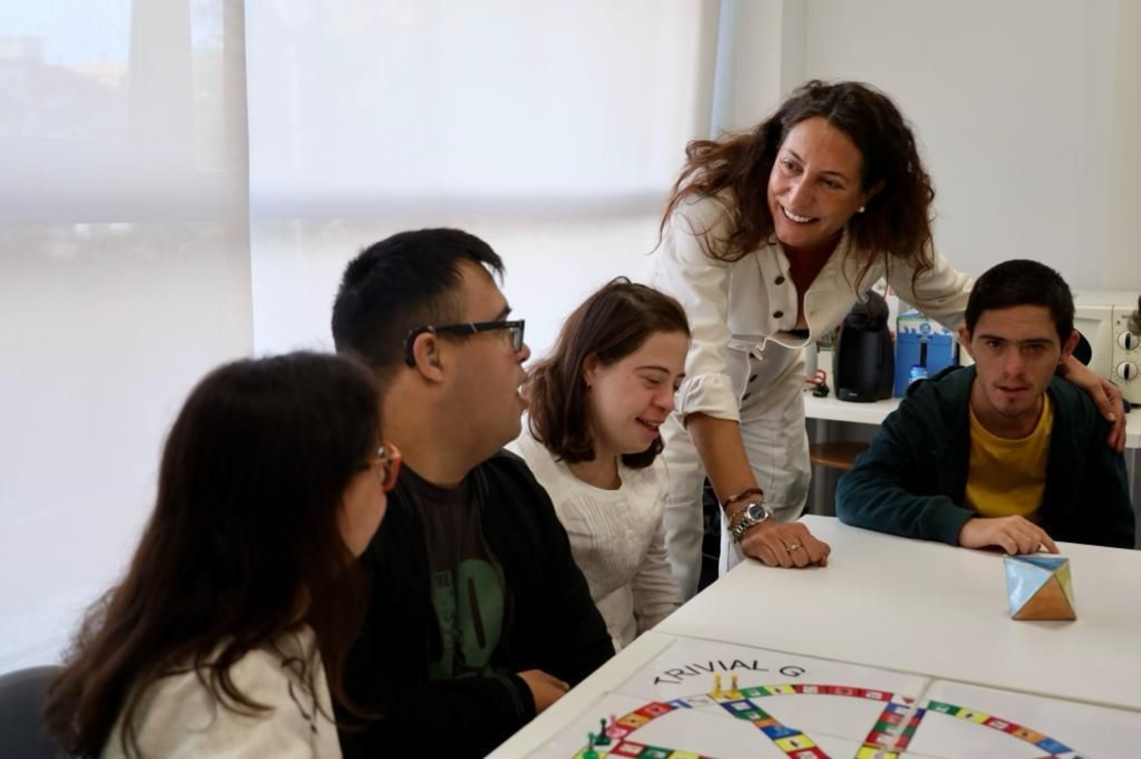 Un momento de la visita a Aones Down Huelva.