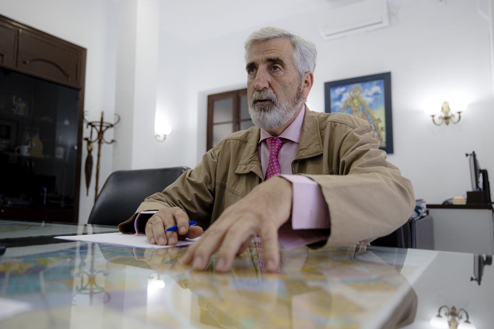 Aparcero, durante la entrevista mantenida en la Alcaldía.