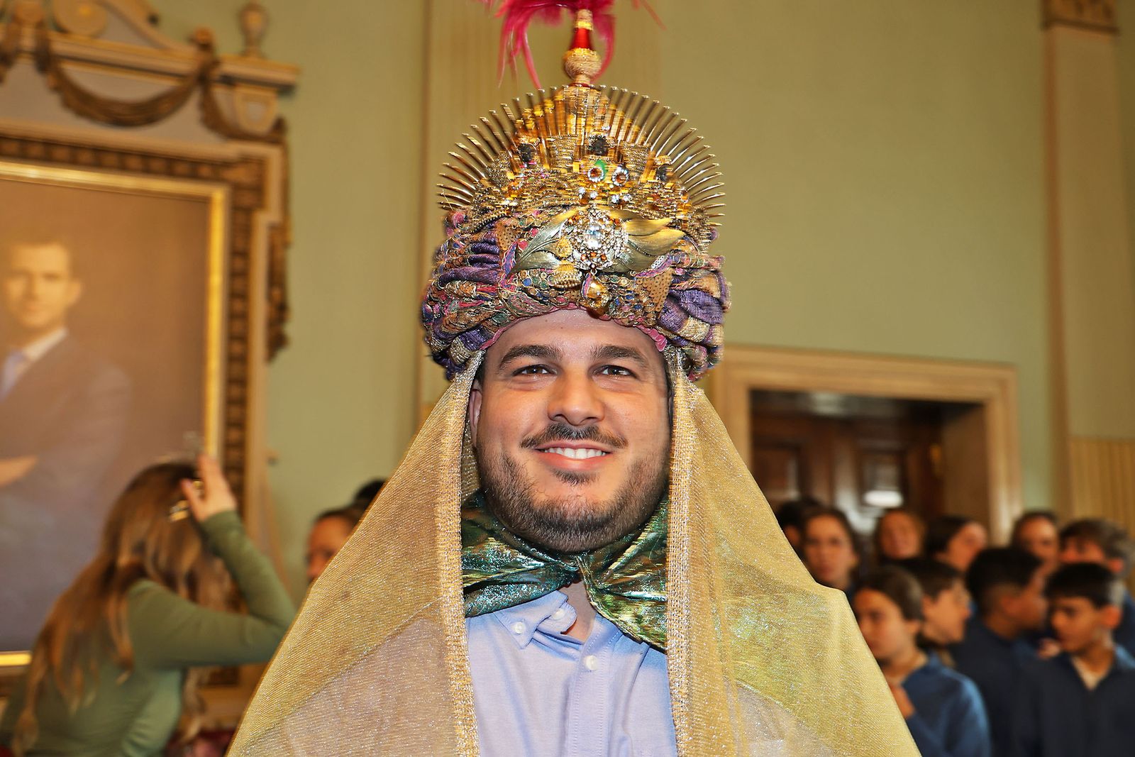 Sus Majestades Los Reyes Magos son coronados en el Ayuntamiento de Huelva