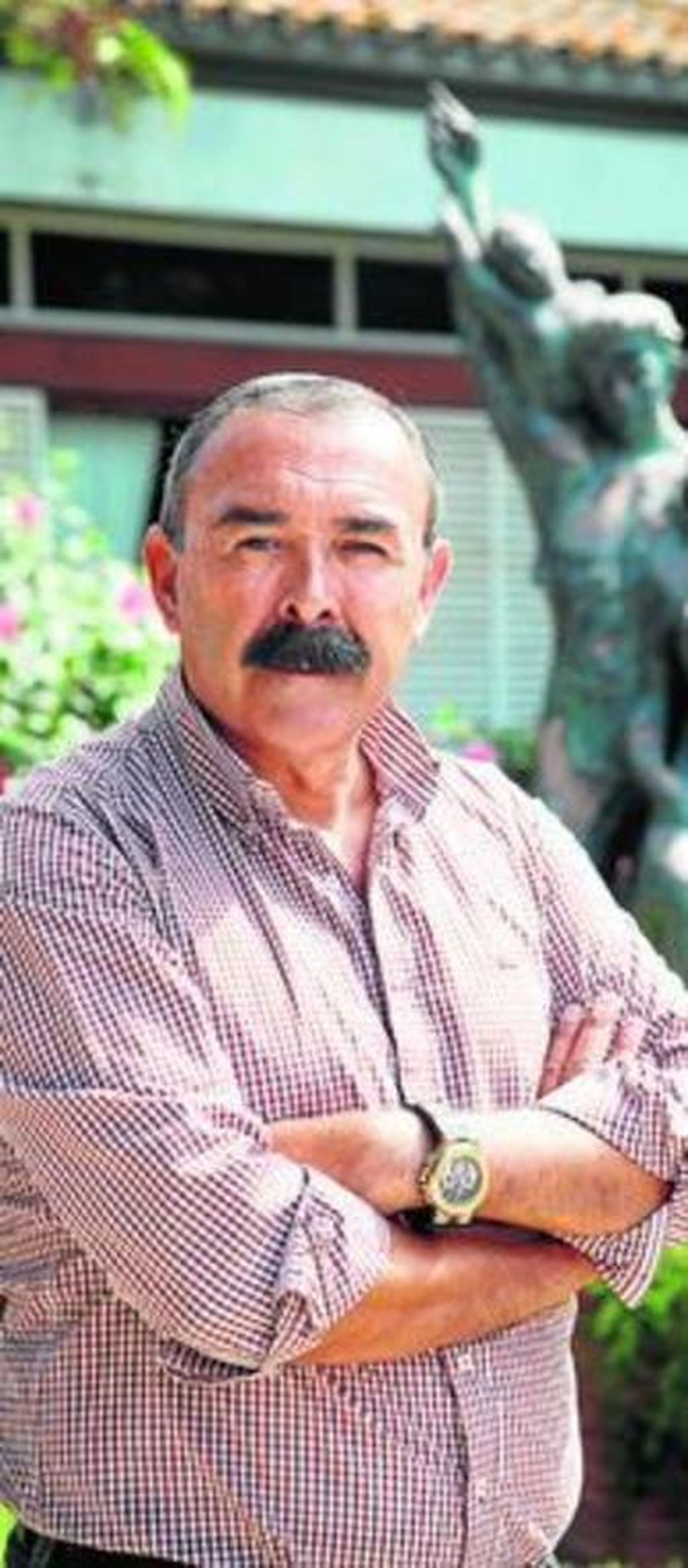 Manuel Perdigones, días atrás, en la entrada del Club Nazaret.