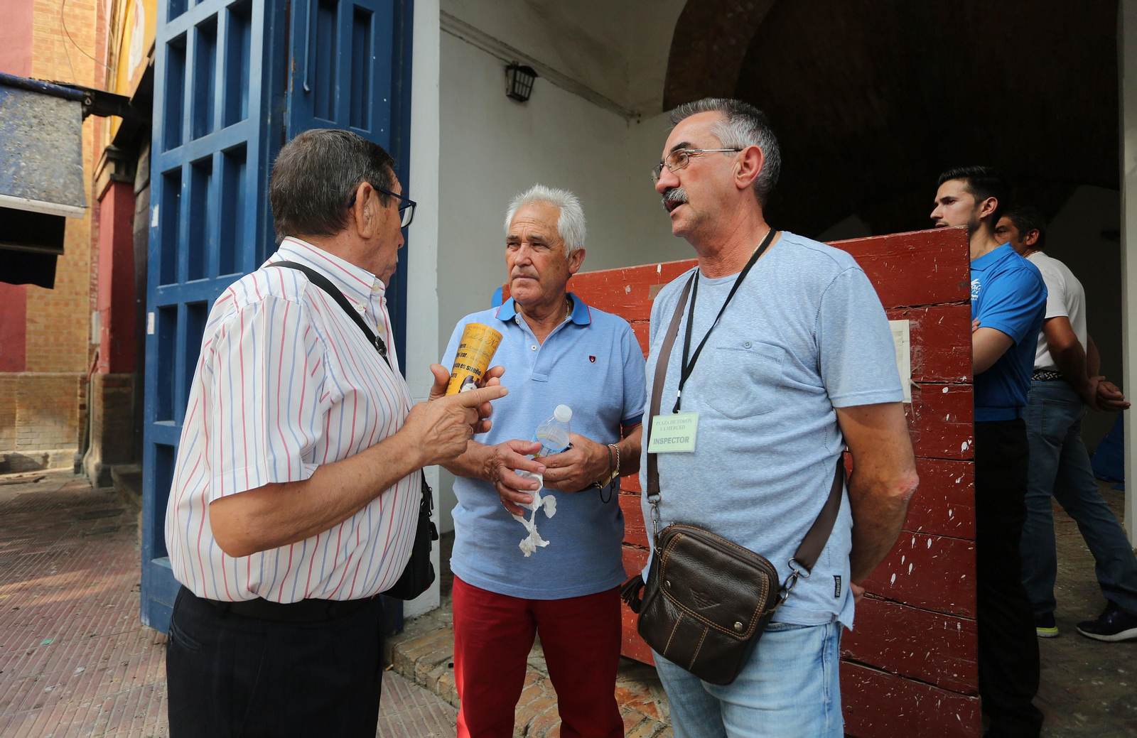 Ambiente en la Plaza de Toros de la Merced