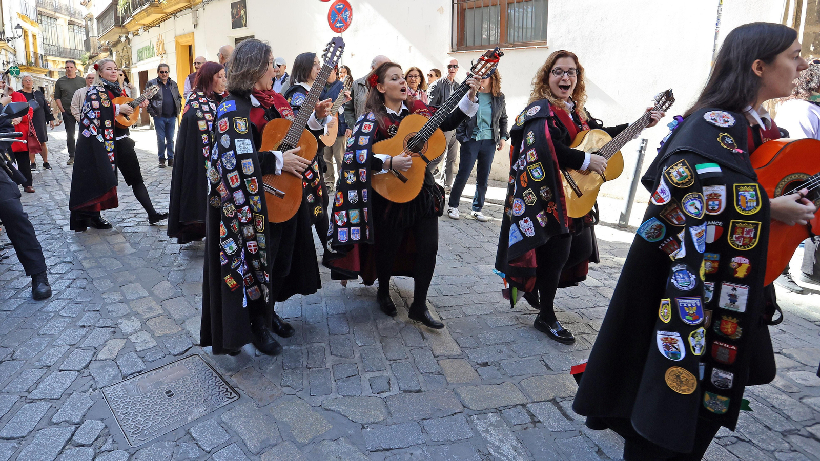 Gran ambiente en el Certamen Internacional de Tunas ‘Jerez, Tierra de Vinos’