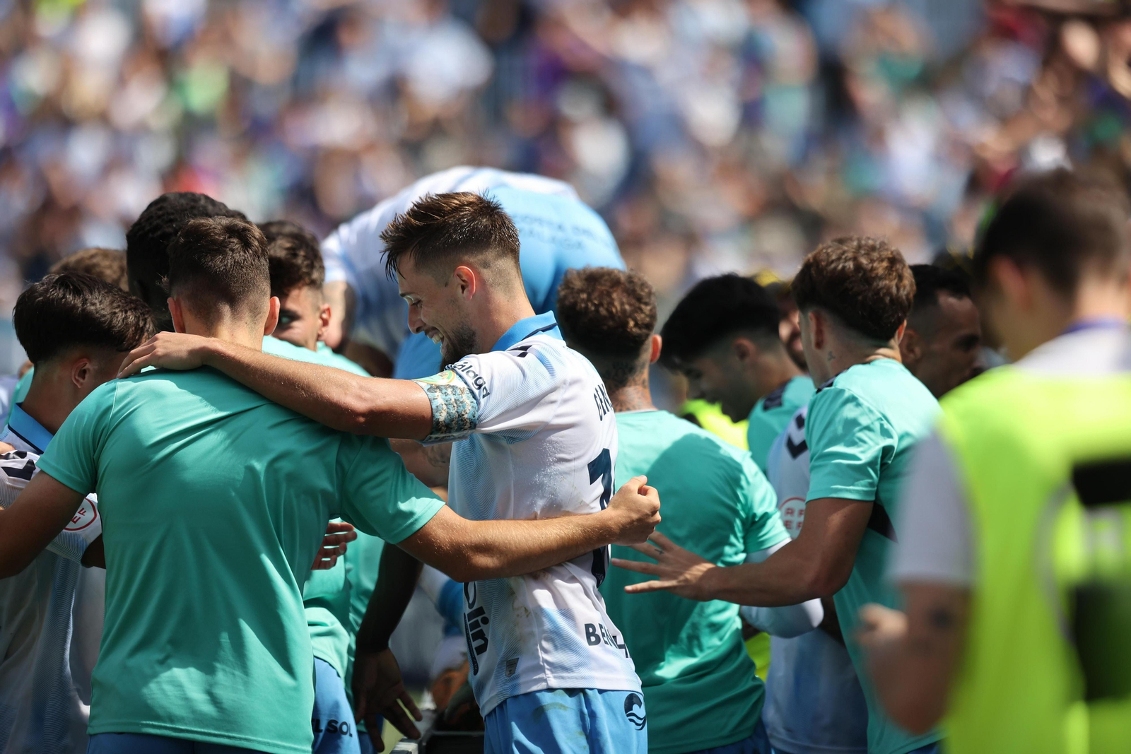 El Málaga CF celebra la victoria ante el Intercity El Málaga CF celebra la victoria ante el Intercity
